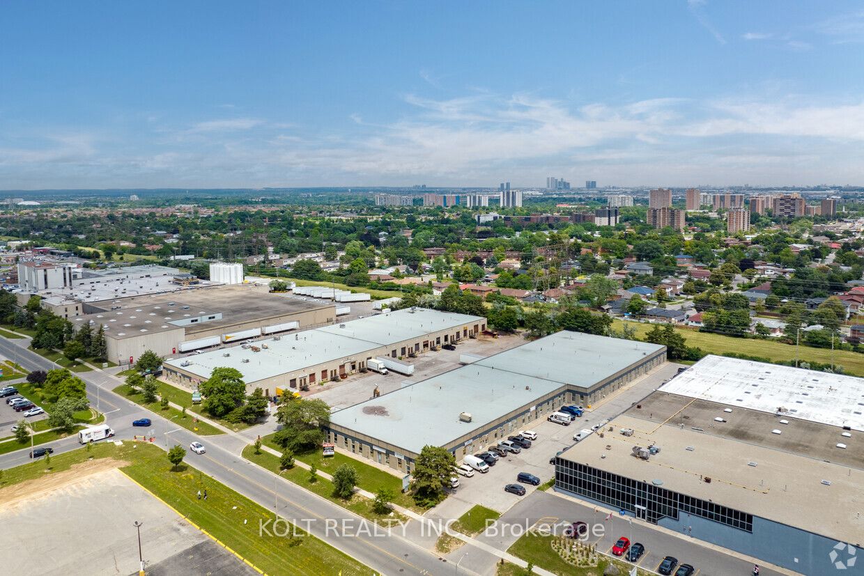 #4 - 67 Westmore Drive Property Photo 12