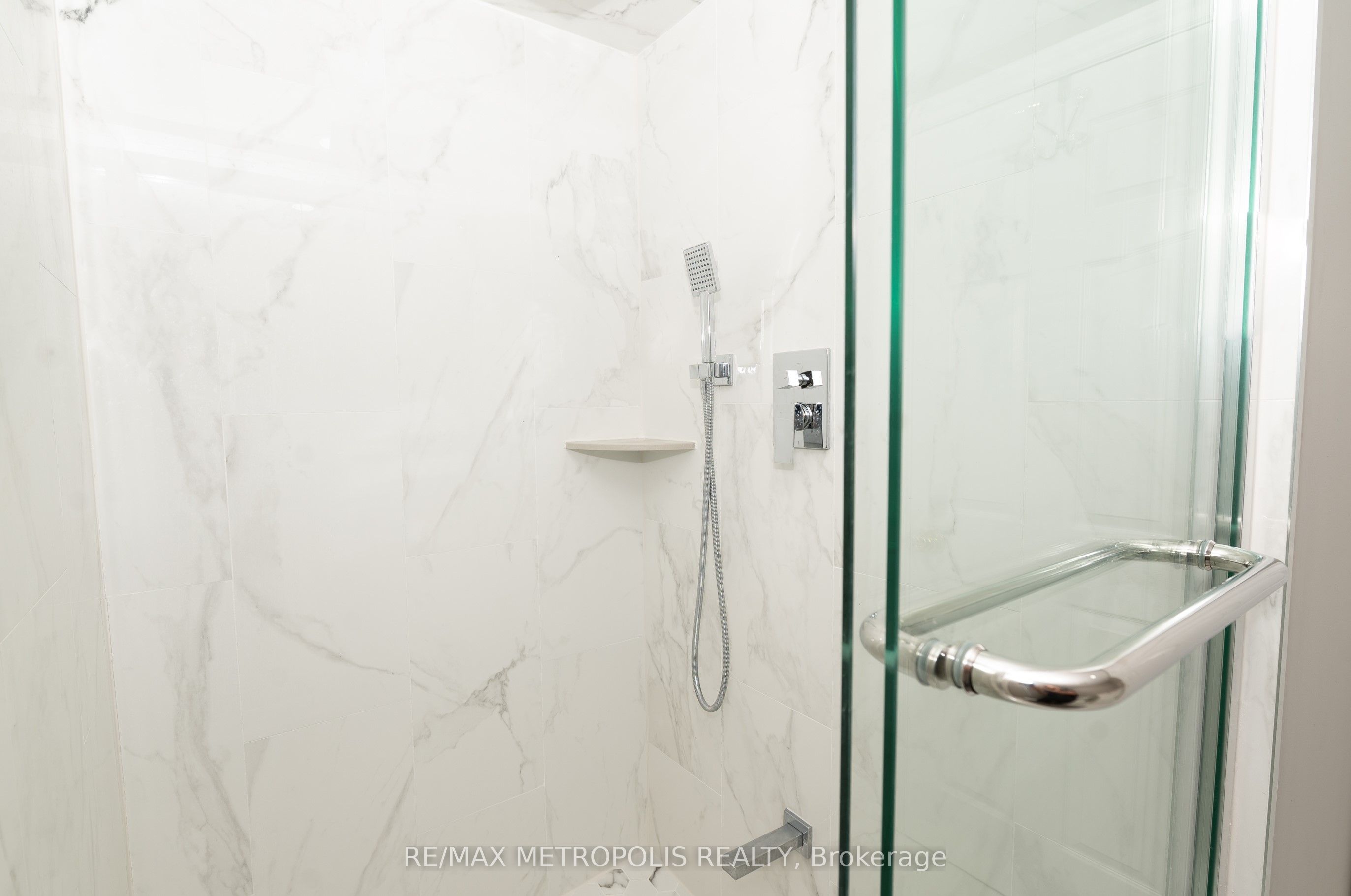 2180 Sixth Line Bsmt Property Photo 8