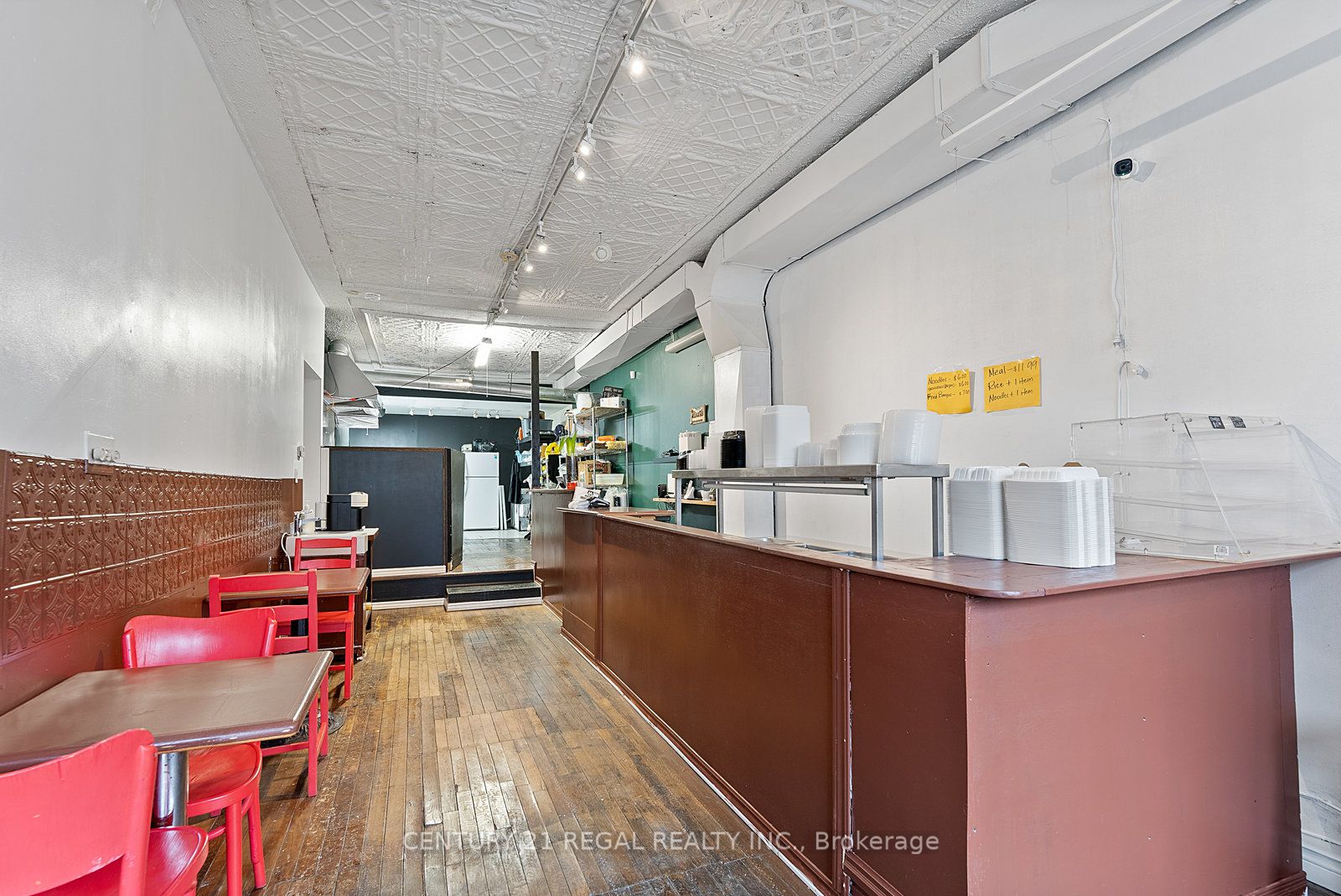 1664 Queen Street Property Photo 4