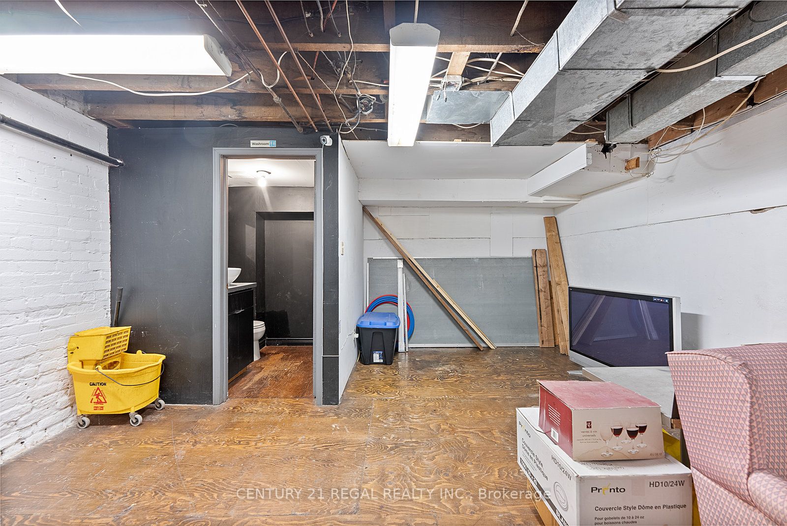 1664 Queen Street Property Photo 17