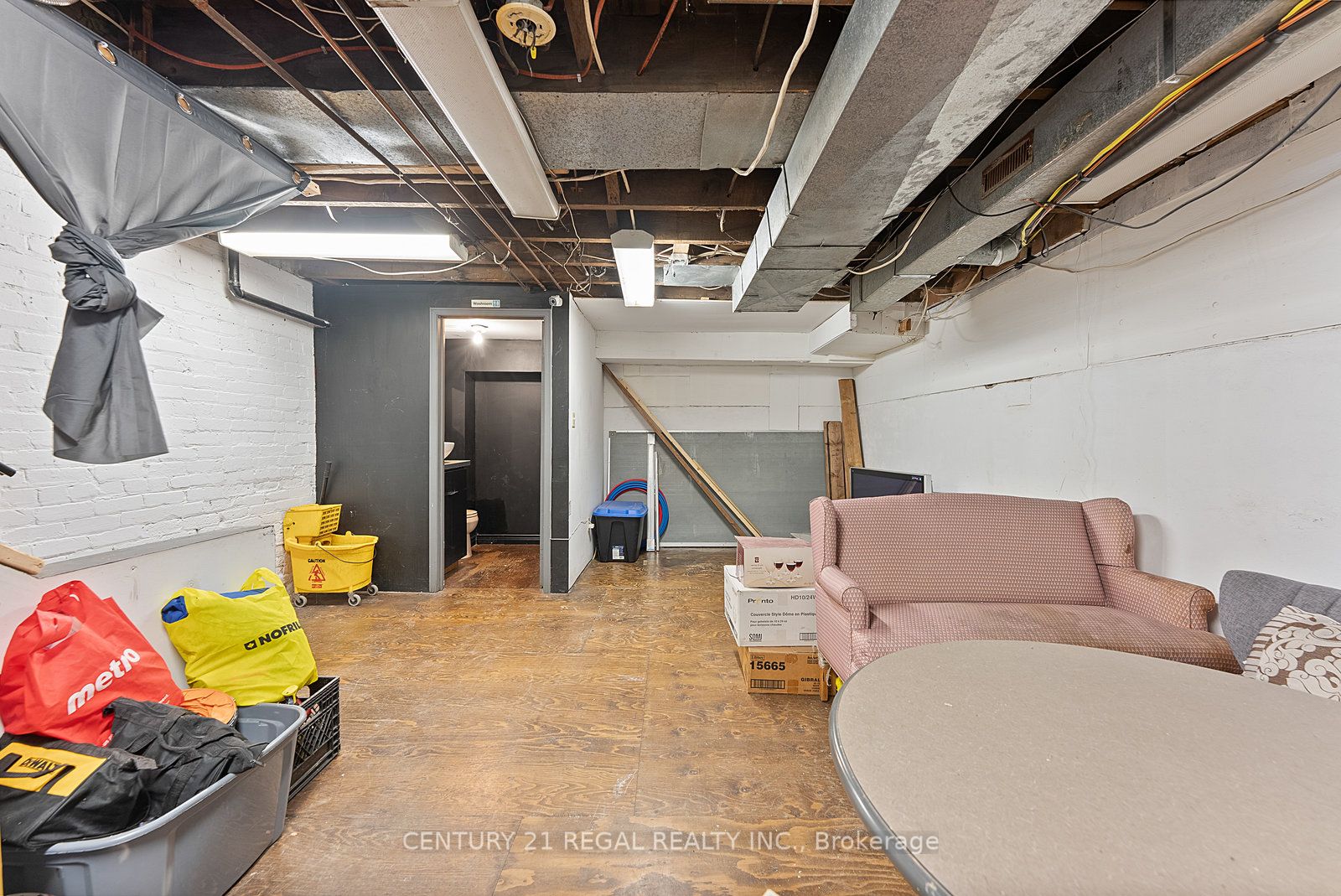 1664 Queen Street Property Photo 18