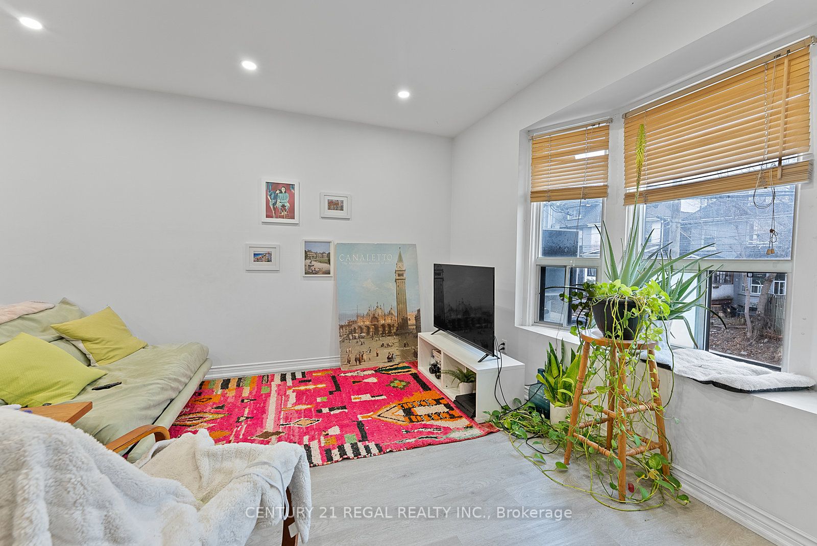 1664 Queen Street Property Photo 28