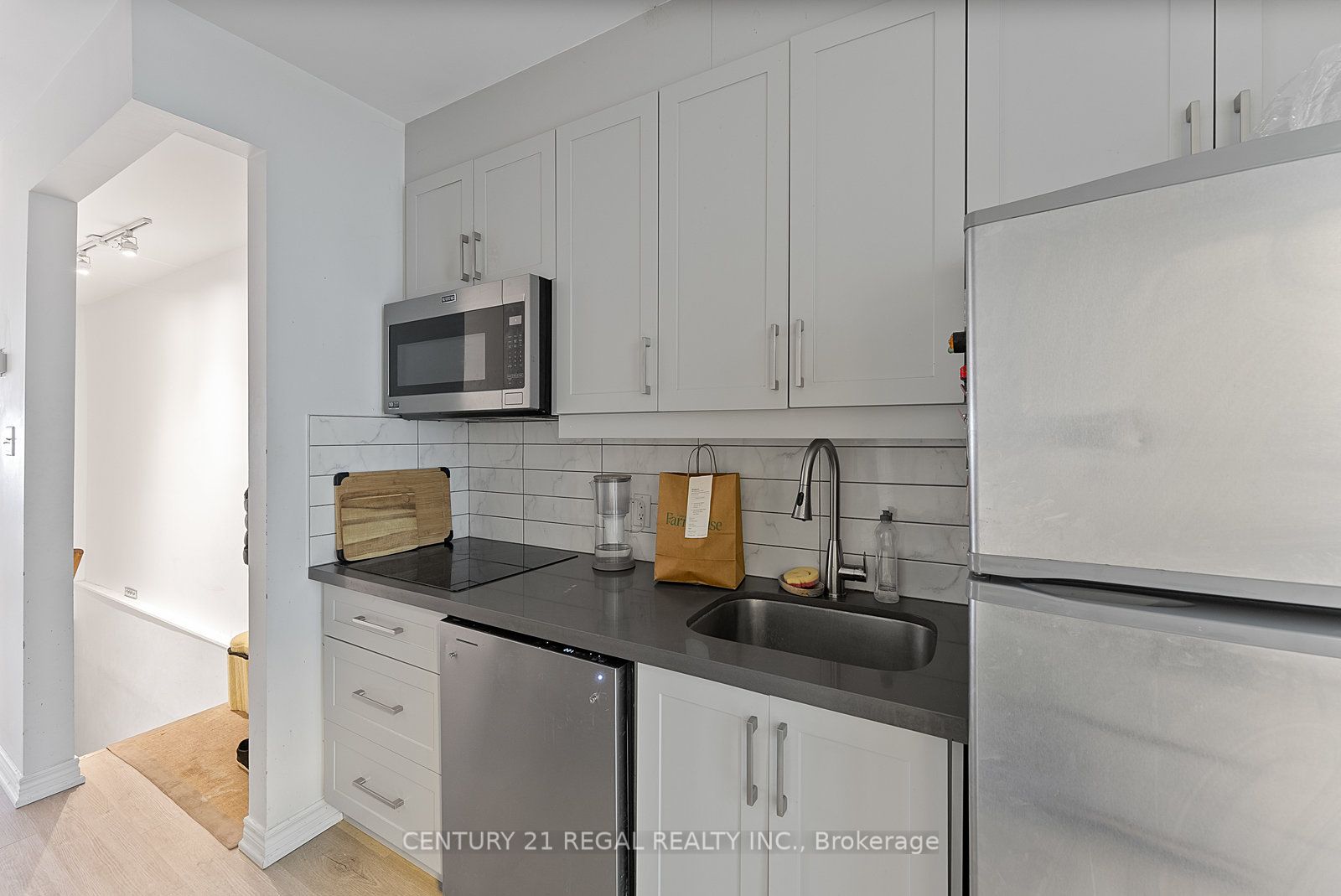 1664 Queen Street Property Photo 31