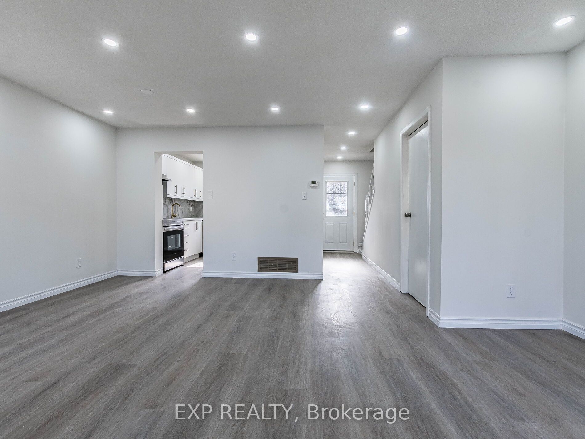 45 Hansen Road N 122 Property Photo 12