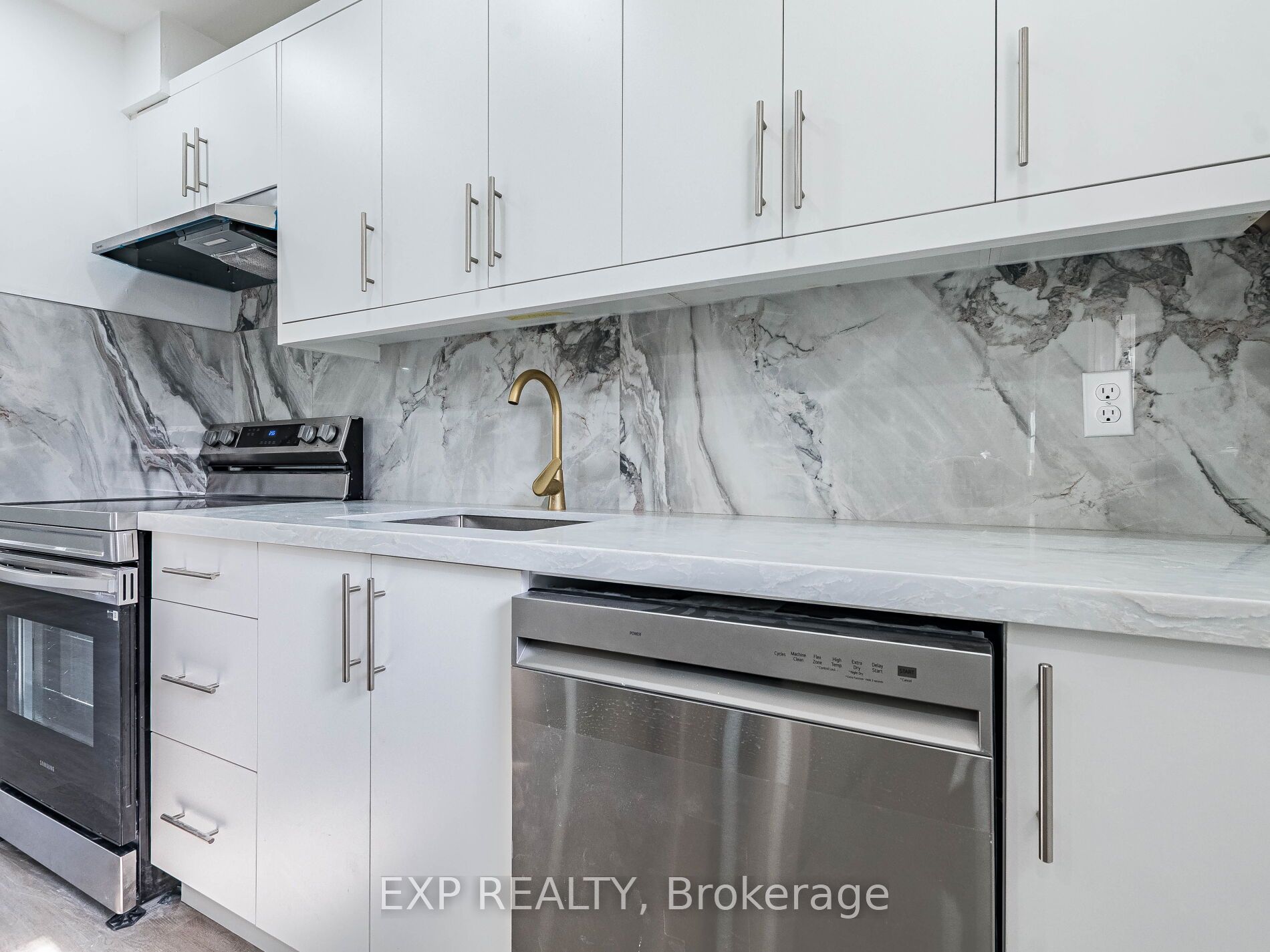 45 Hansen Road N 122 Property Photo 16