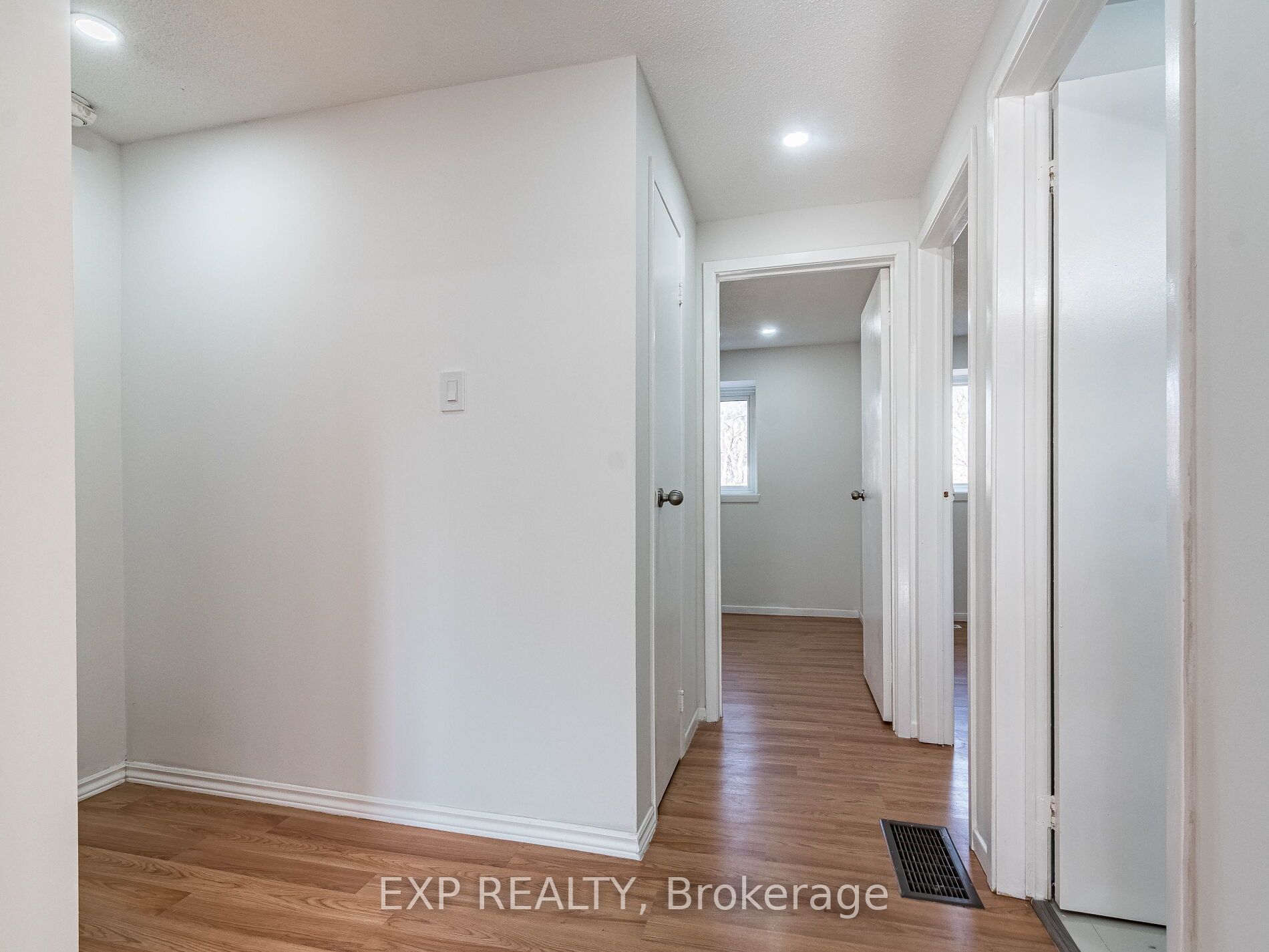 45 Hansen Road N 122 Property Photo 34