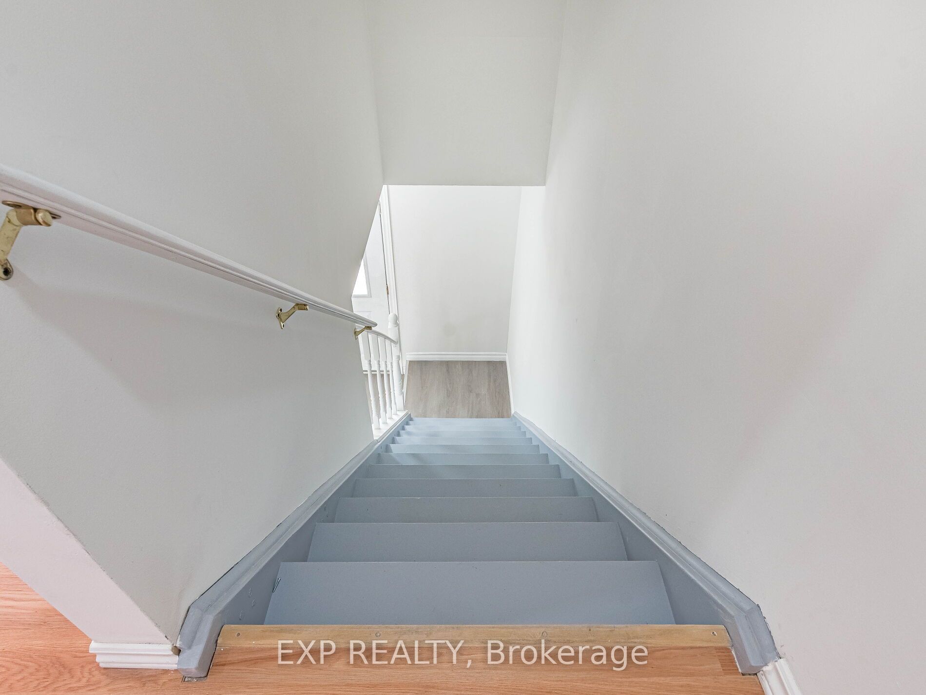 45 Hansen Road N 122 Property Photo 36