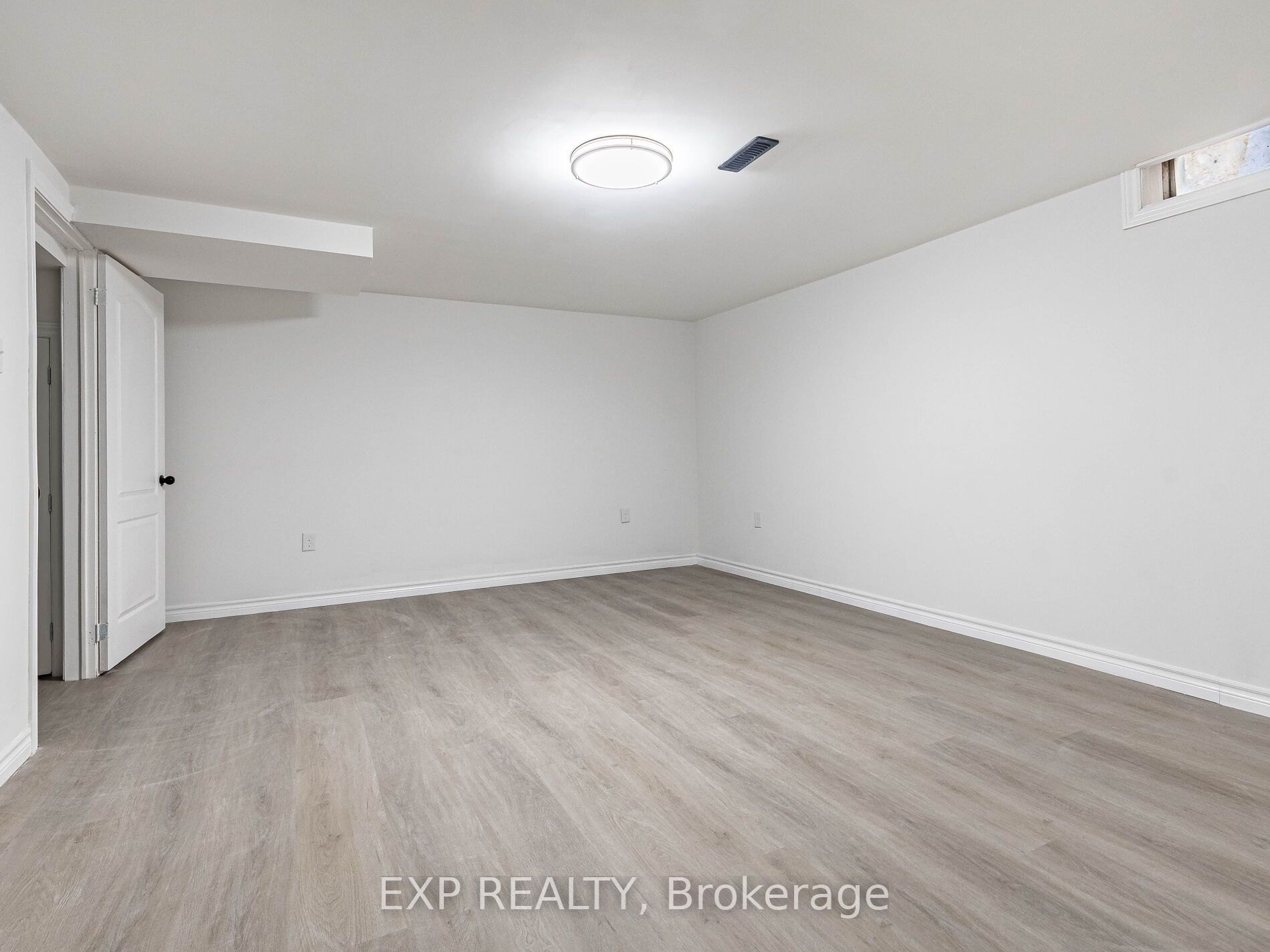 45 Hansen Road N 122 Property Photo 41