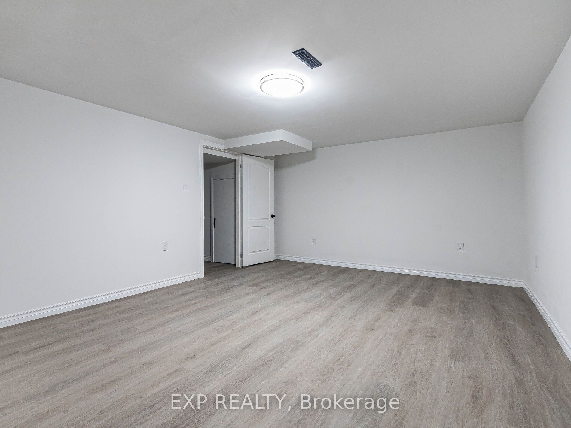 45 Hansen Road N 122 Property Photo 43