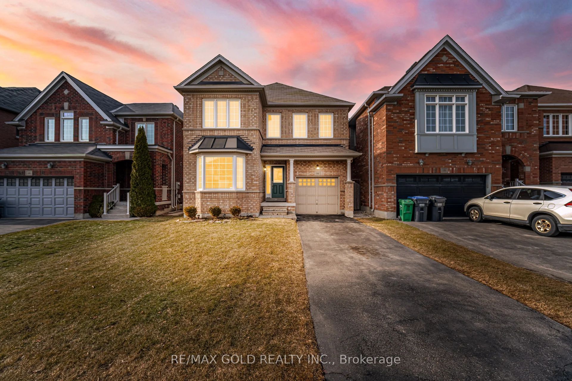 16 Bluffmeadow Street Property Photo