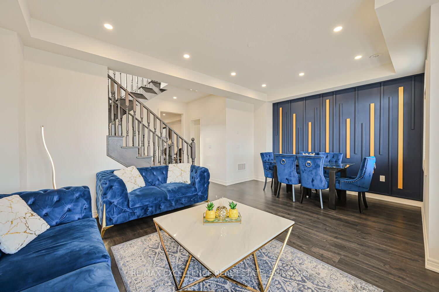 469 Dundas Street Property Photo