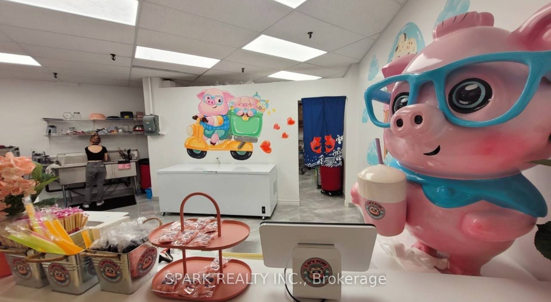 #g15 - 2340 Dundas Street Property Photo 3