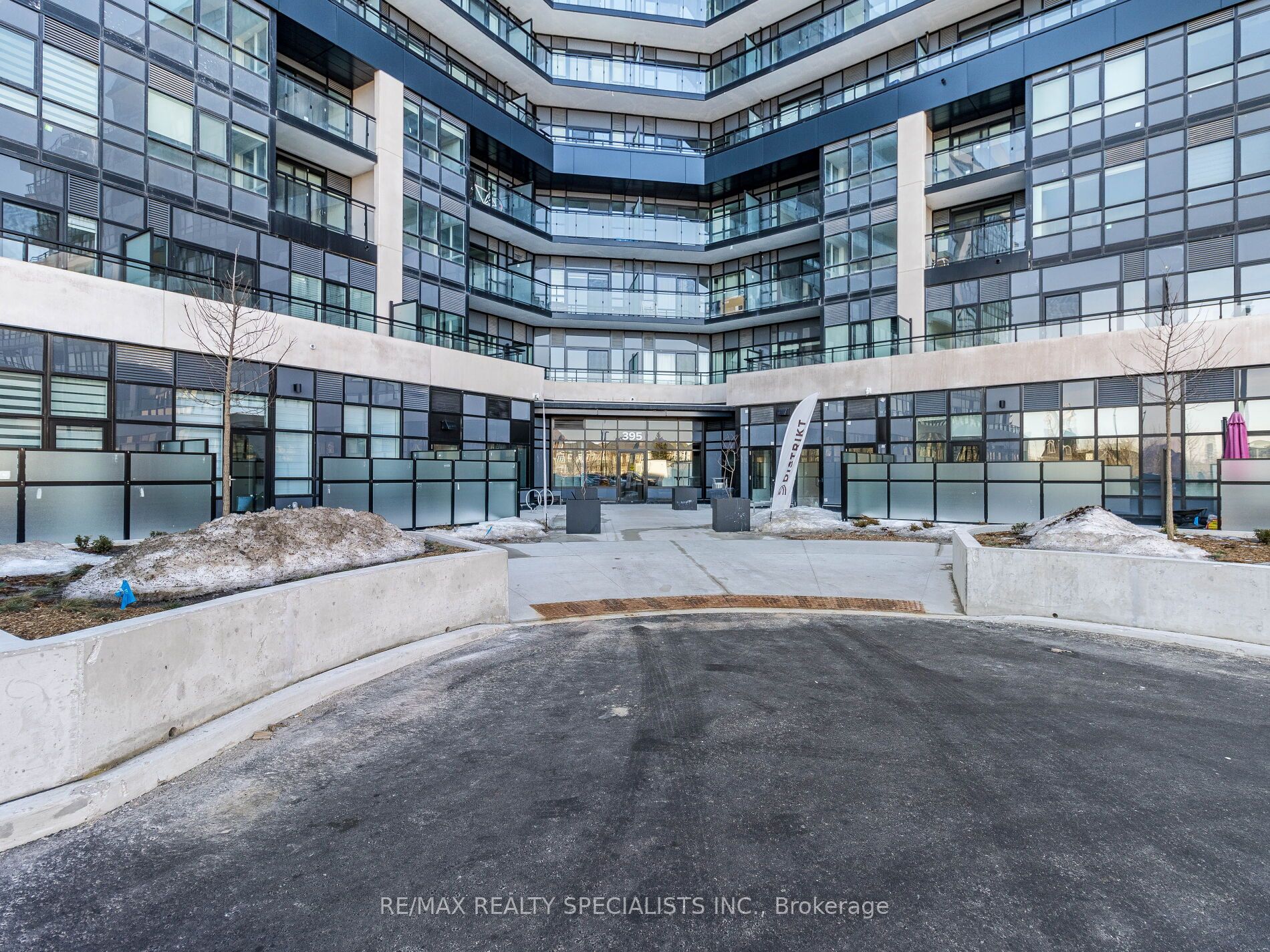 395 Dundas Street W Lph20 Property Photo 5