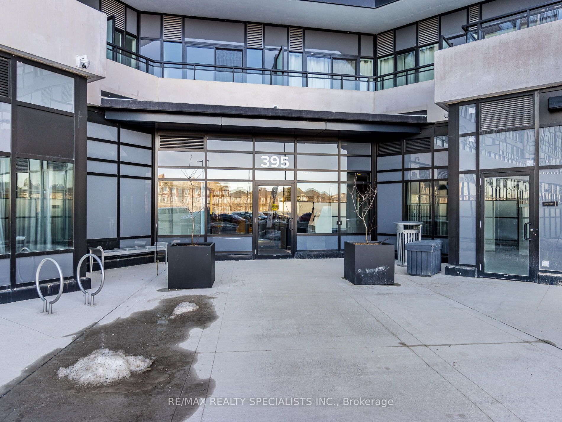 395 Dundas Street W Lph20 Property Photo 6