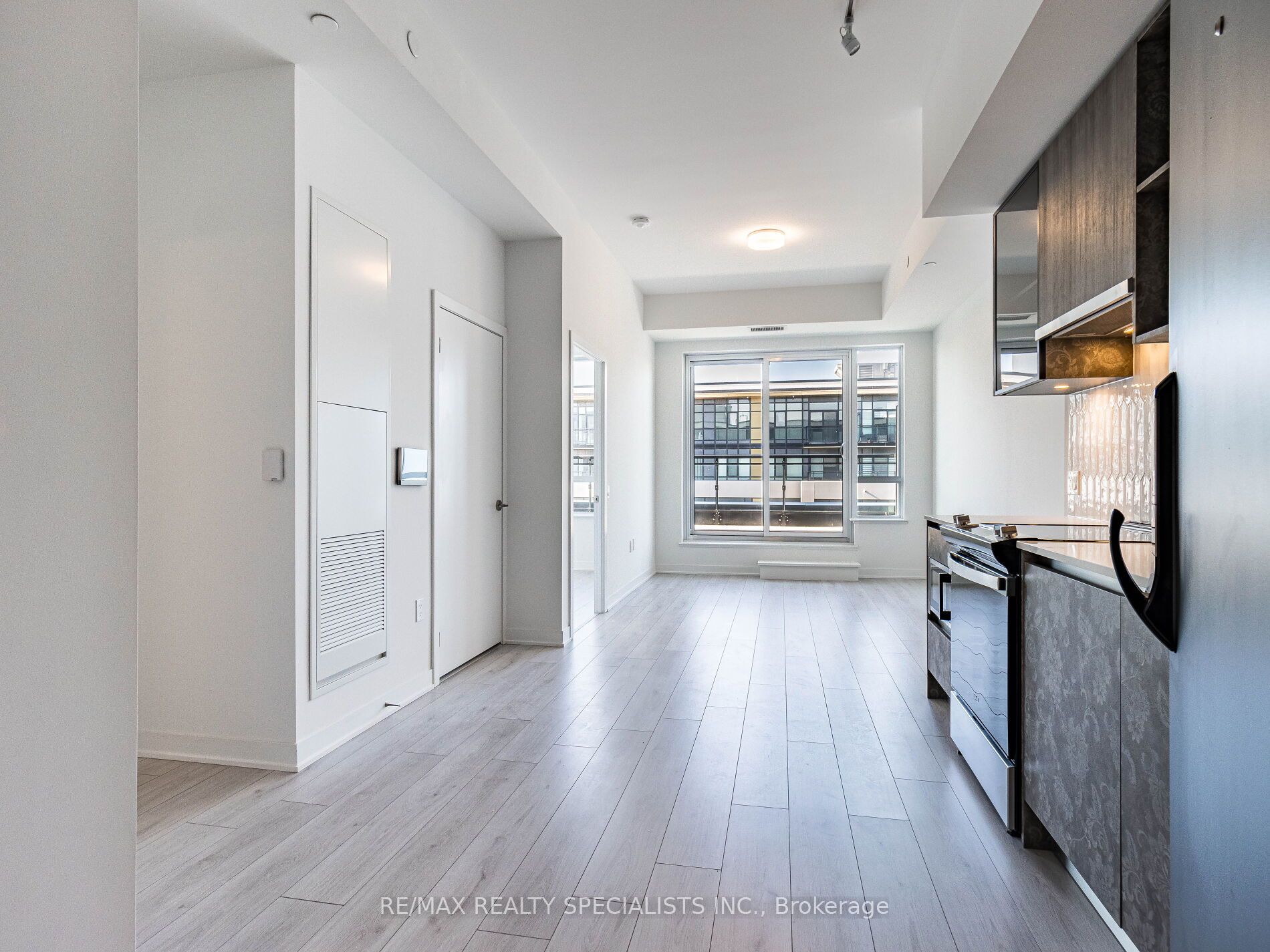 395 Dundas Street W Lph20 Property Photo 14