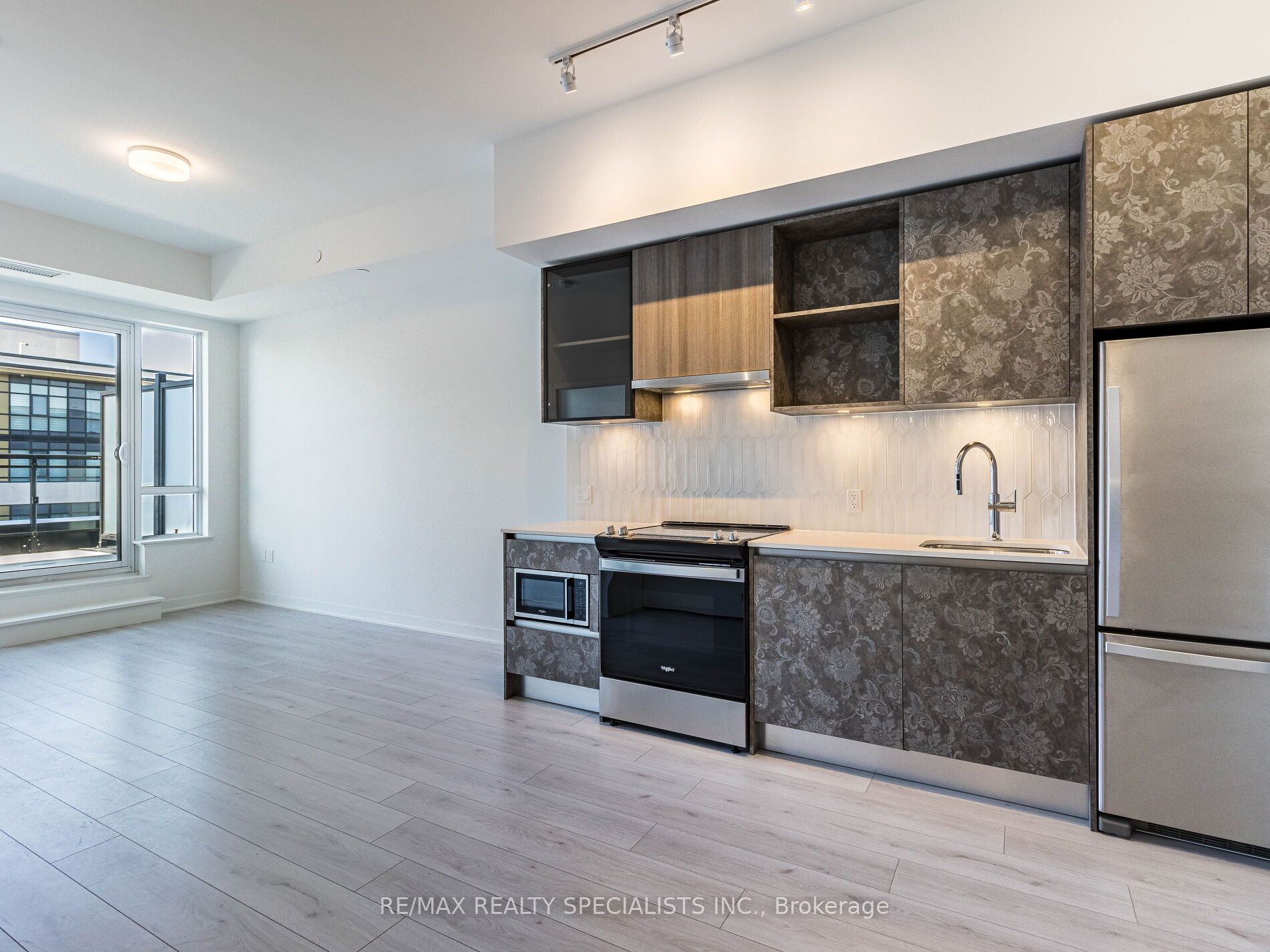 395 Dundas Street W Lph20 Property Photo 21