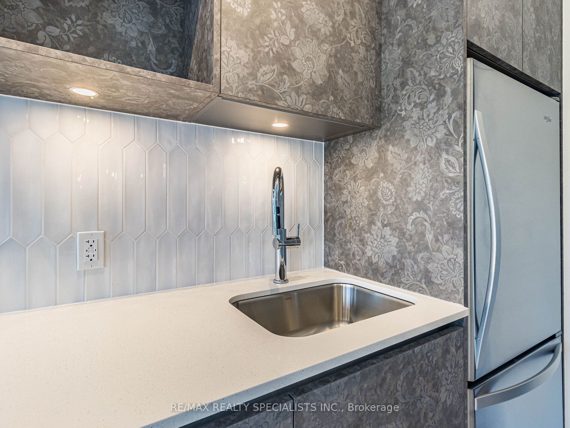 395 Dundas Street W Lph20 Property Photo 22