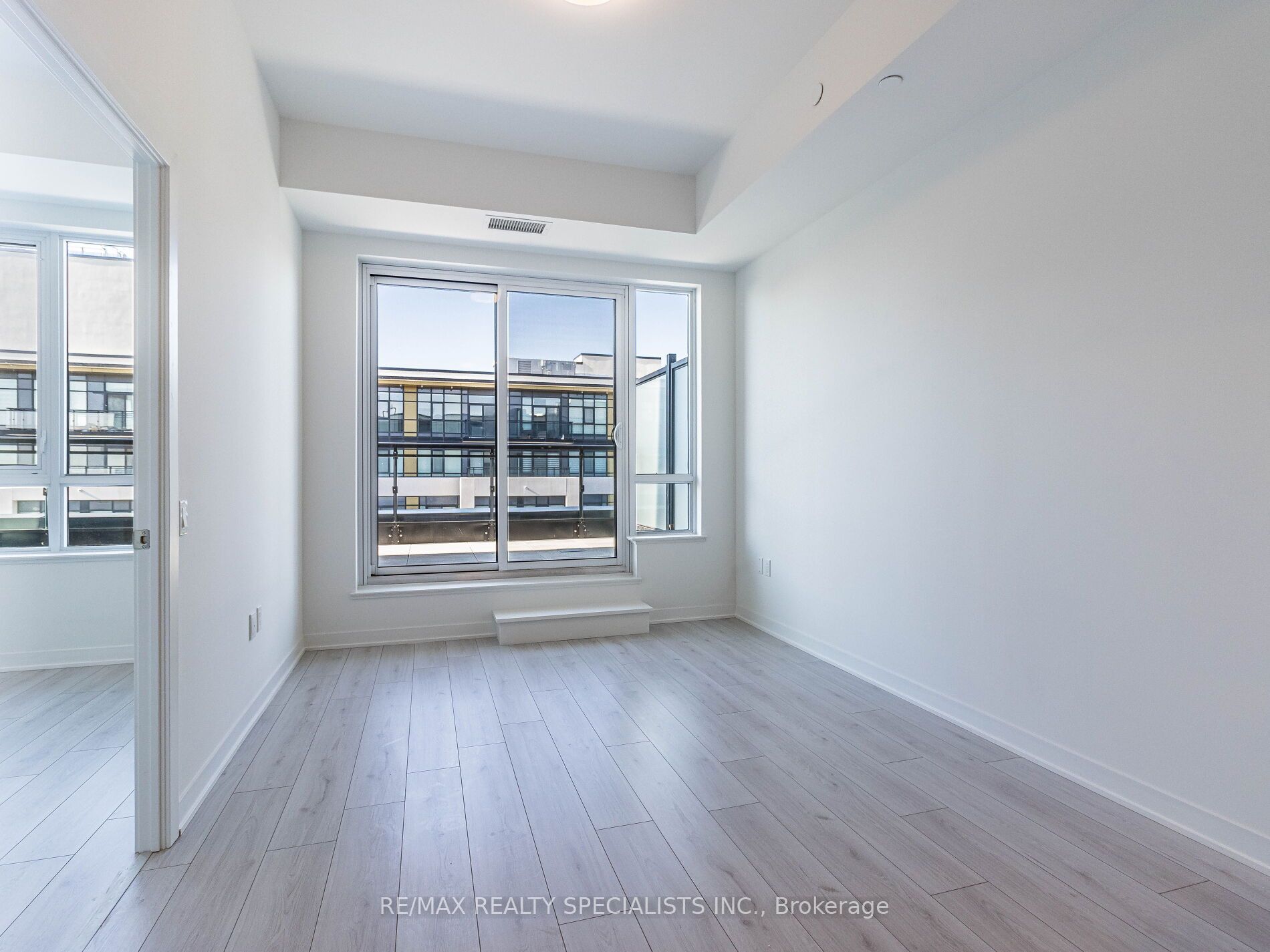 395 Dundas Street W Lph20 Property Photo 26