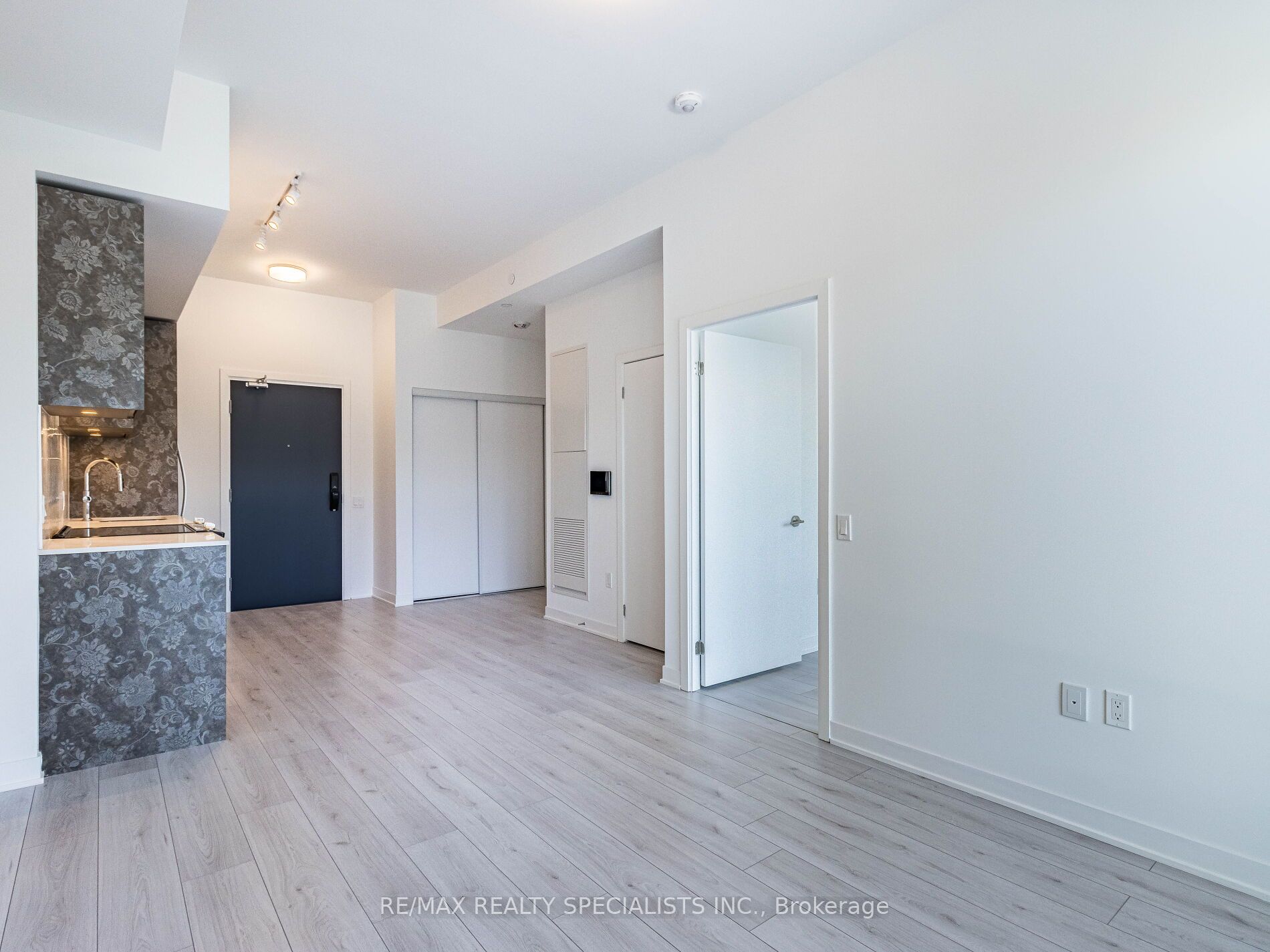 395 Dundas Street W Lph20 Property Photo 27