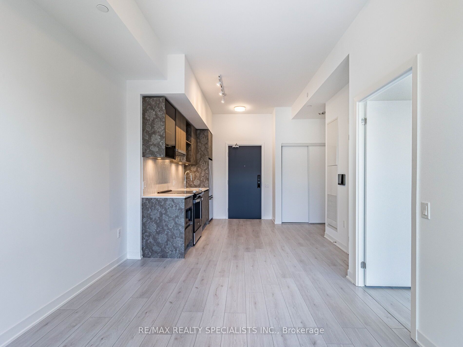 395 Dundas Street W Lph20 Property Photo 28