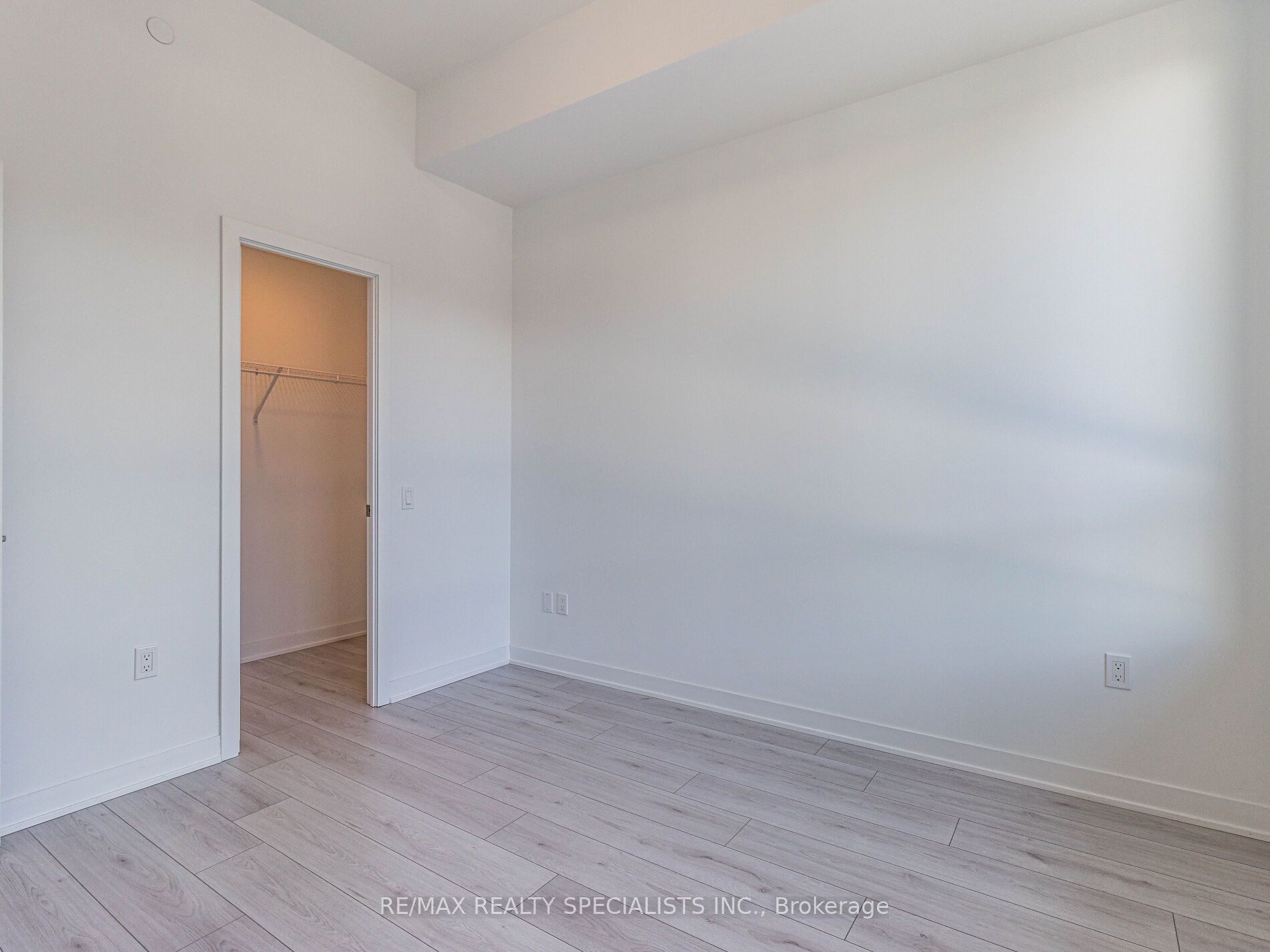 395 Dundas Street W Lph20 Property Photo 36