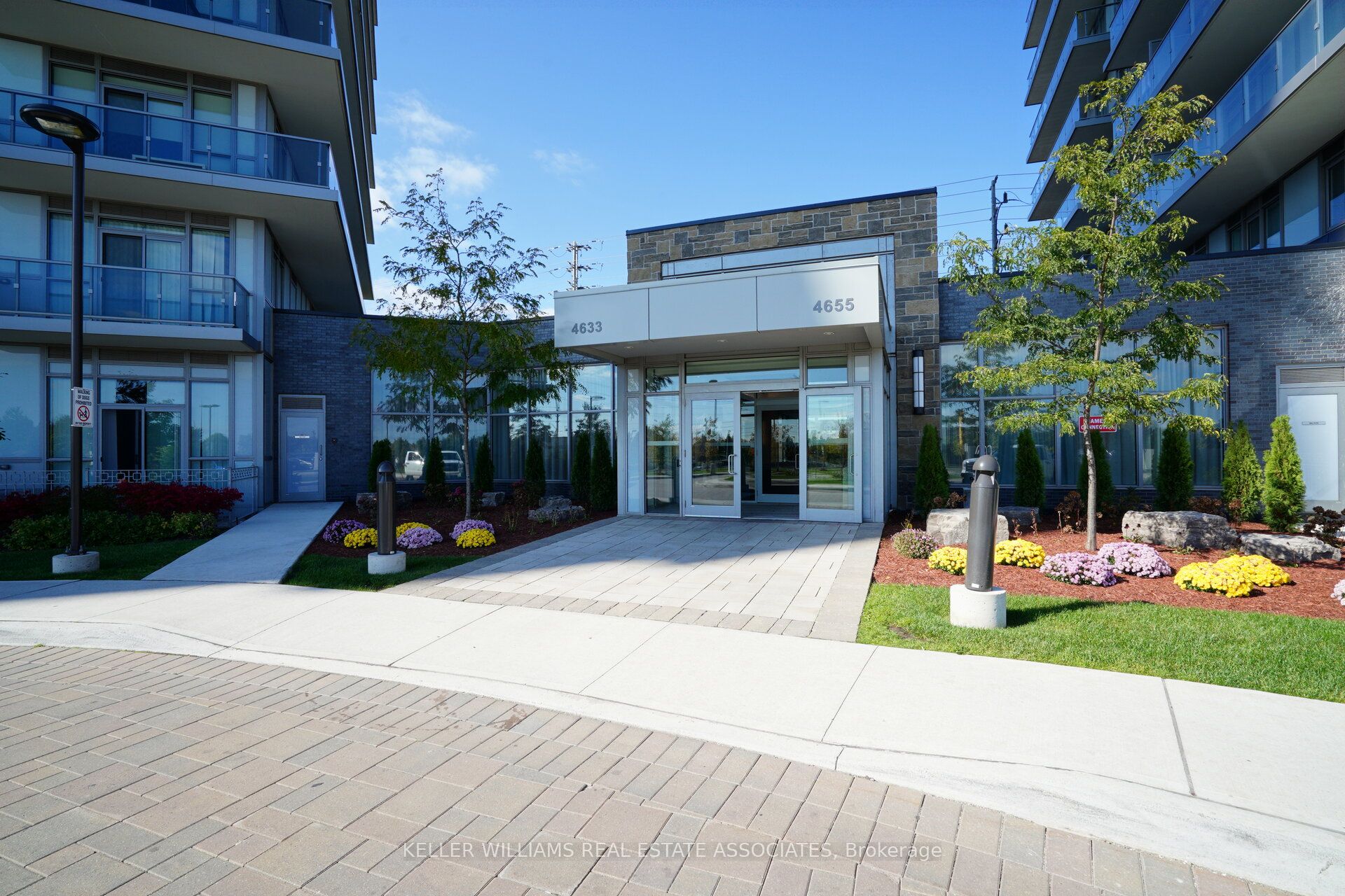 #407 - 4633 Glen Erin Drive Property Photo 4
