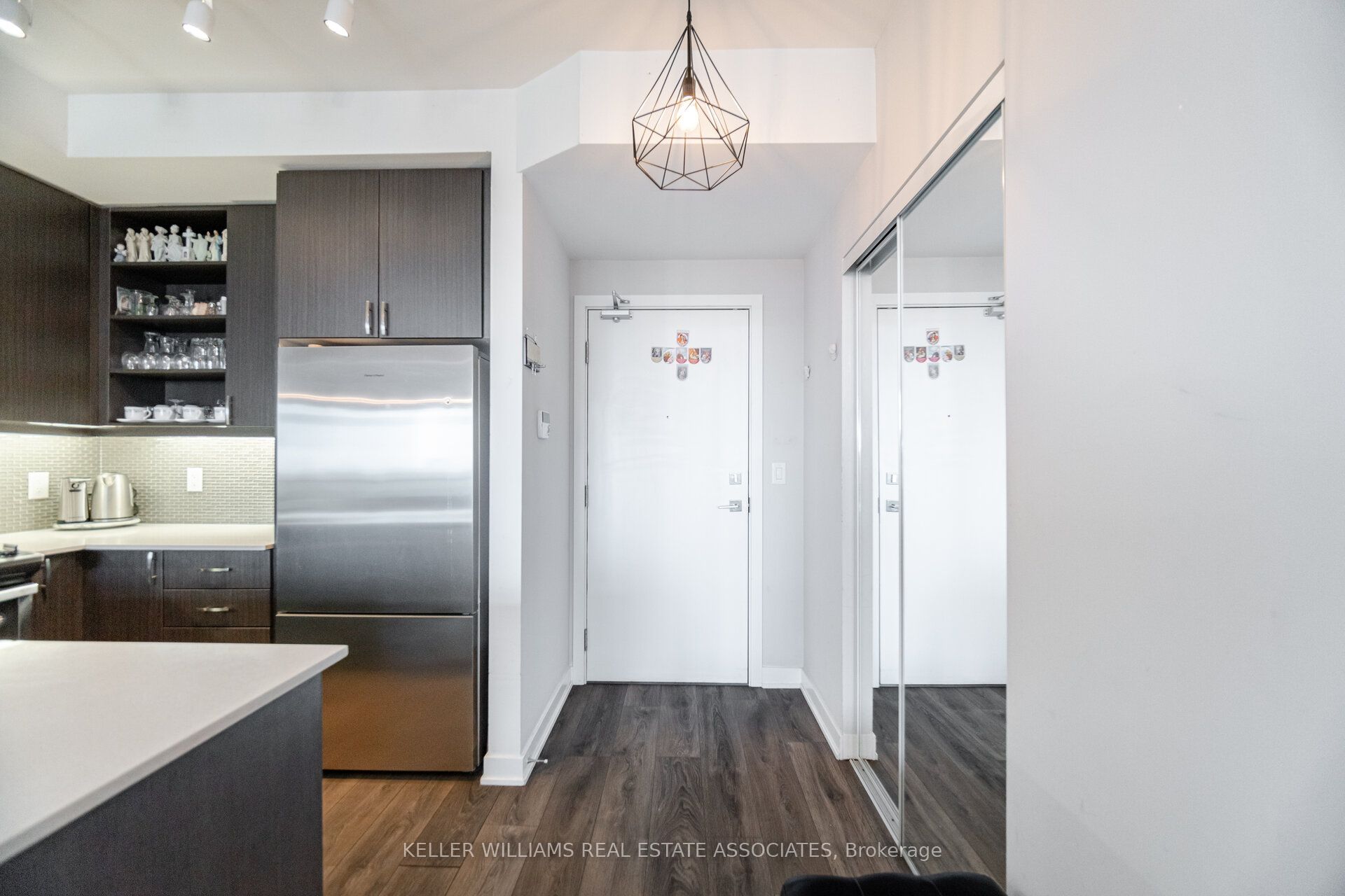 #407 - 4633 Glen Erin Drive Property Photo 7