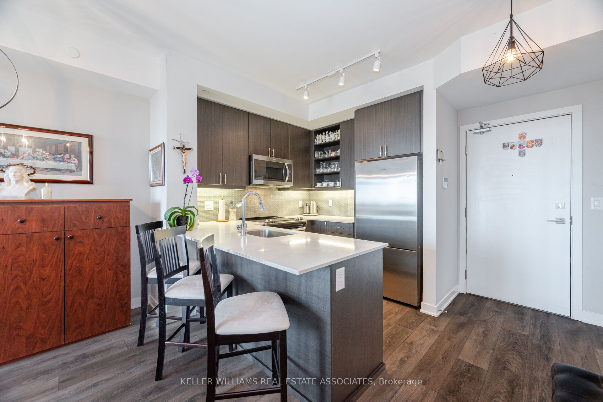 #407 - 4633 Glen Erin Drive Property Photo 9