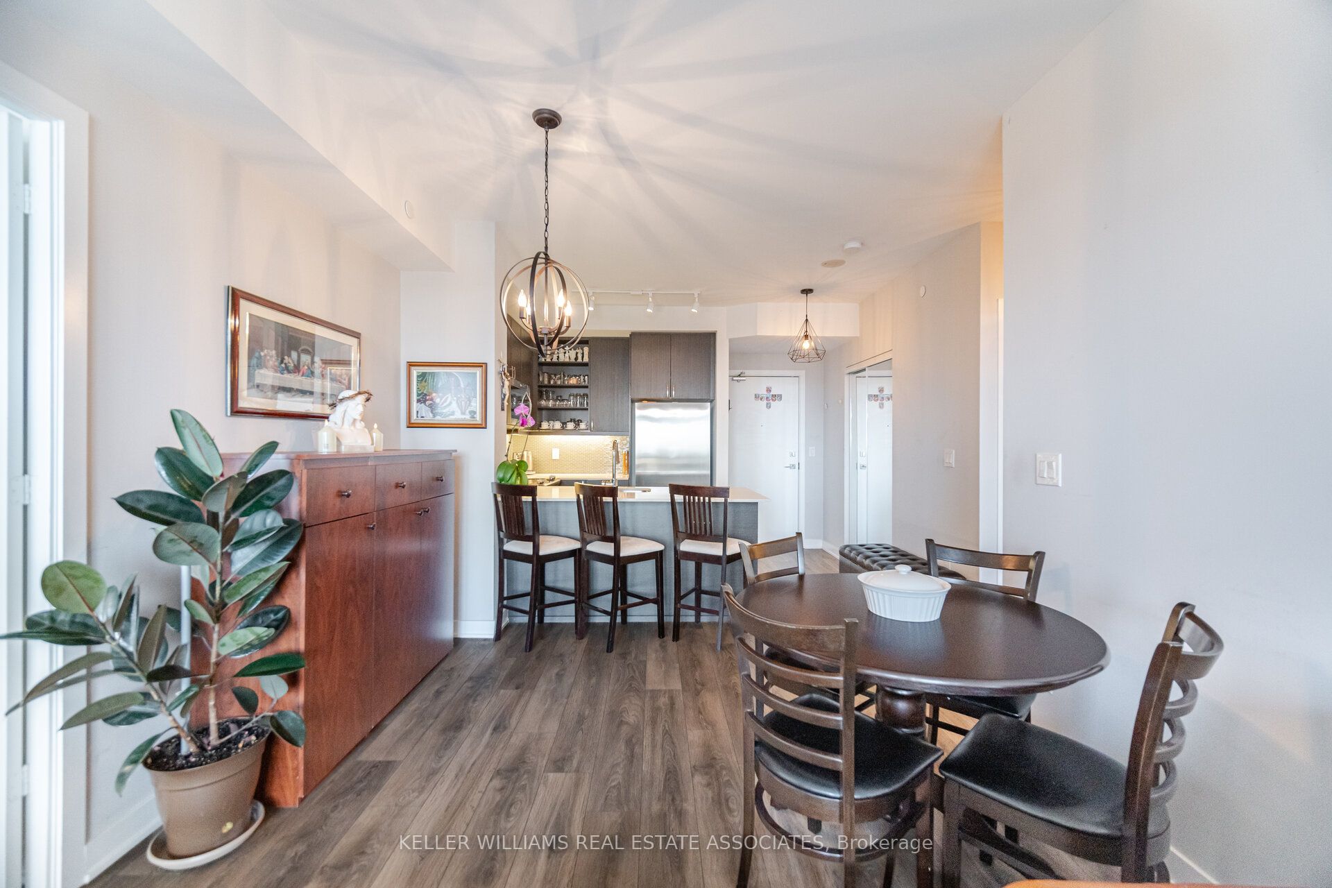 #407 - 4633 Glen Erin Drive Property Photo 14