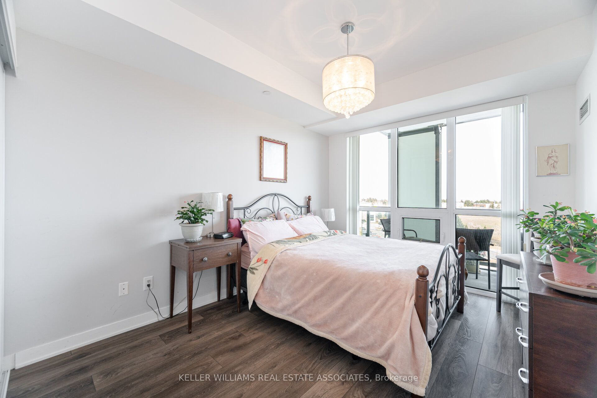 #407 - 4633 Glen Erin Drive Property Photo 21