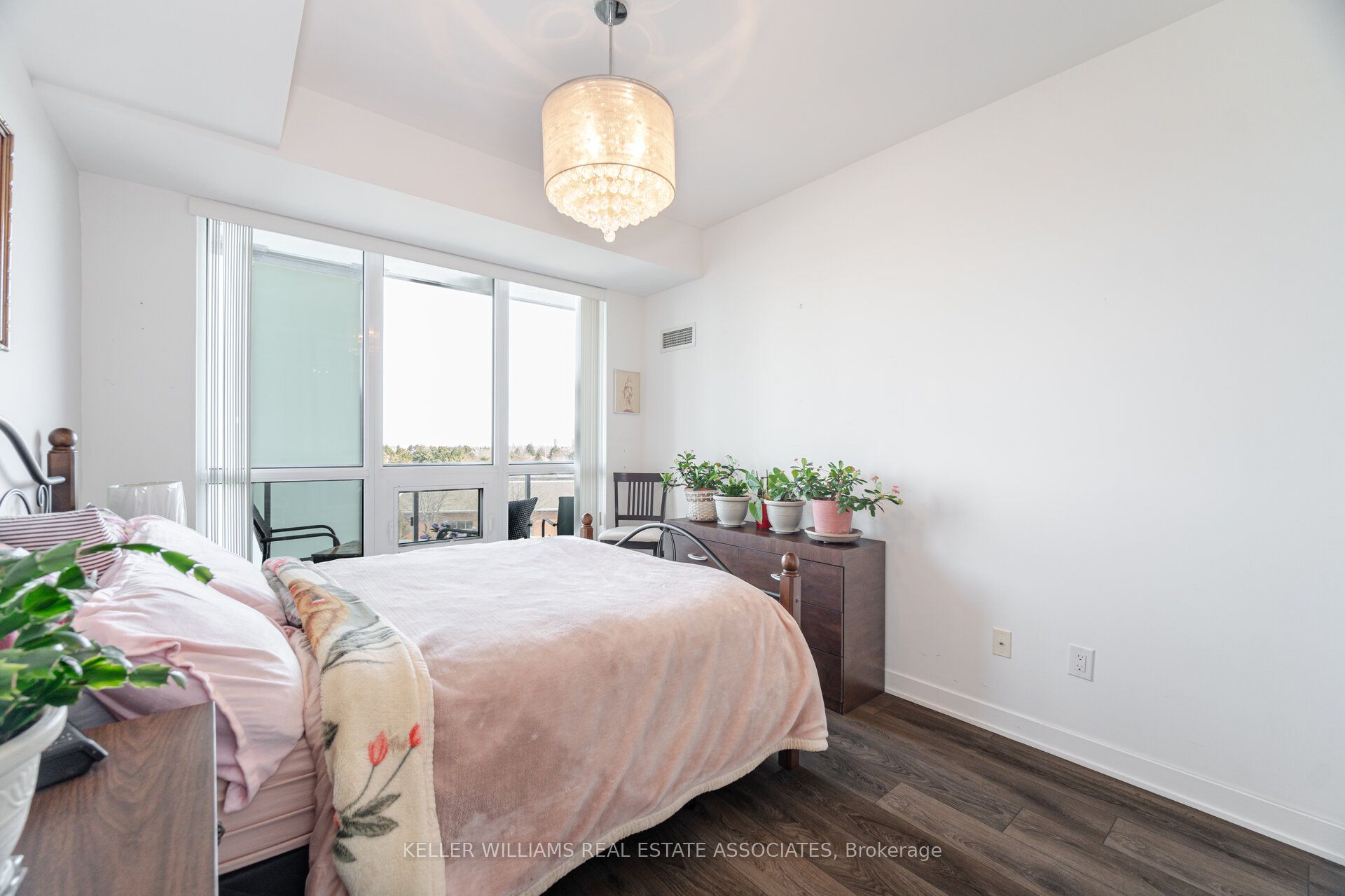 #407 - 4633 Glen Erin Drive Property Photo 22