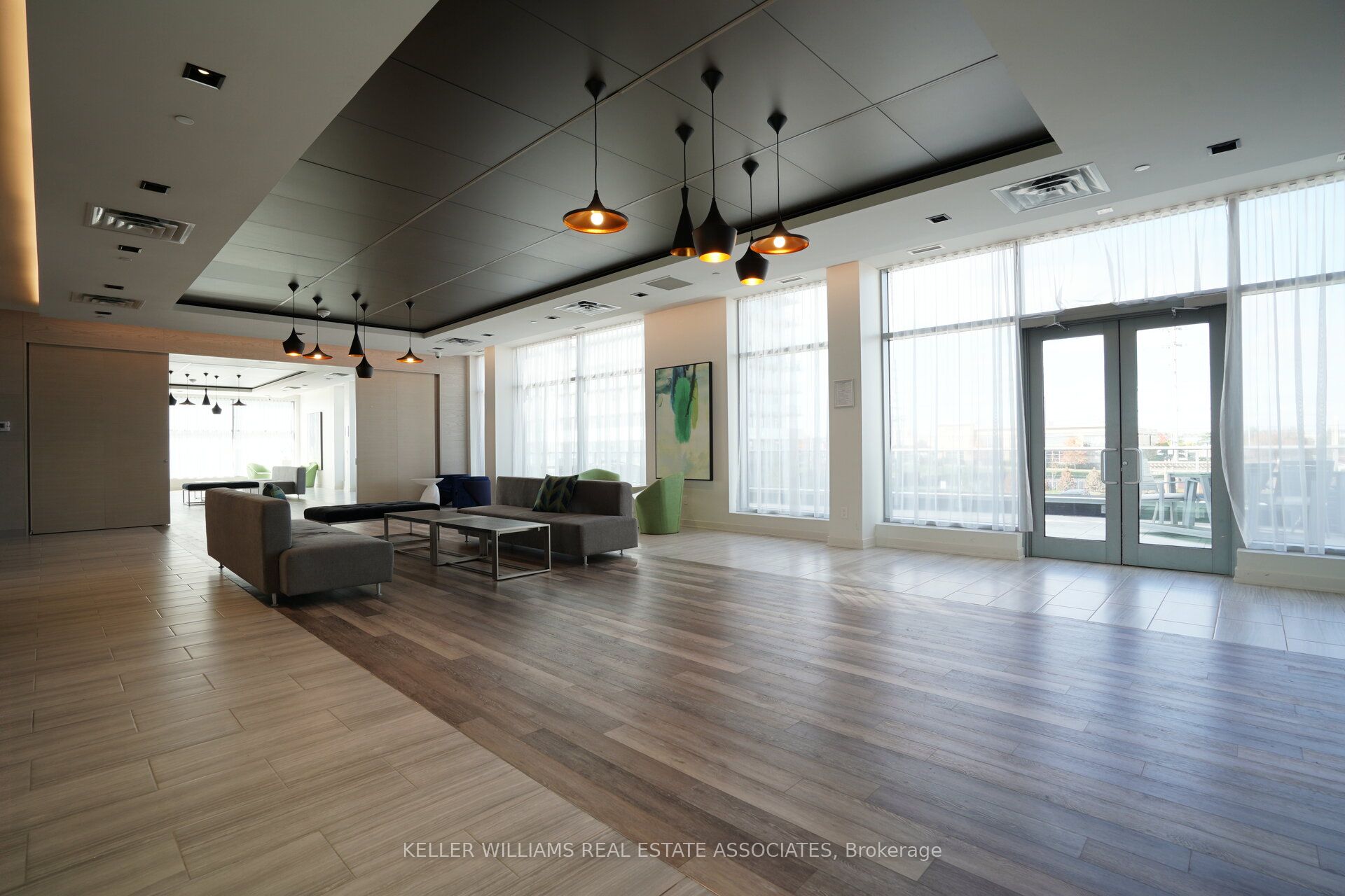 #407 - 4633 Glen Erin Drive Property Photo 39