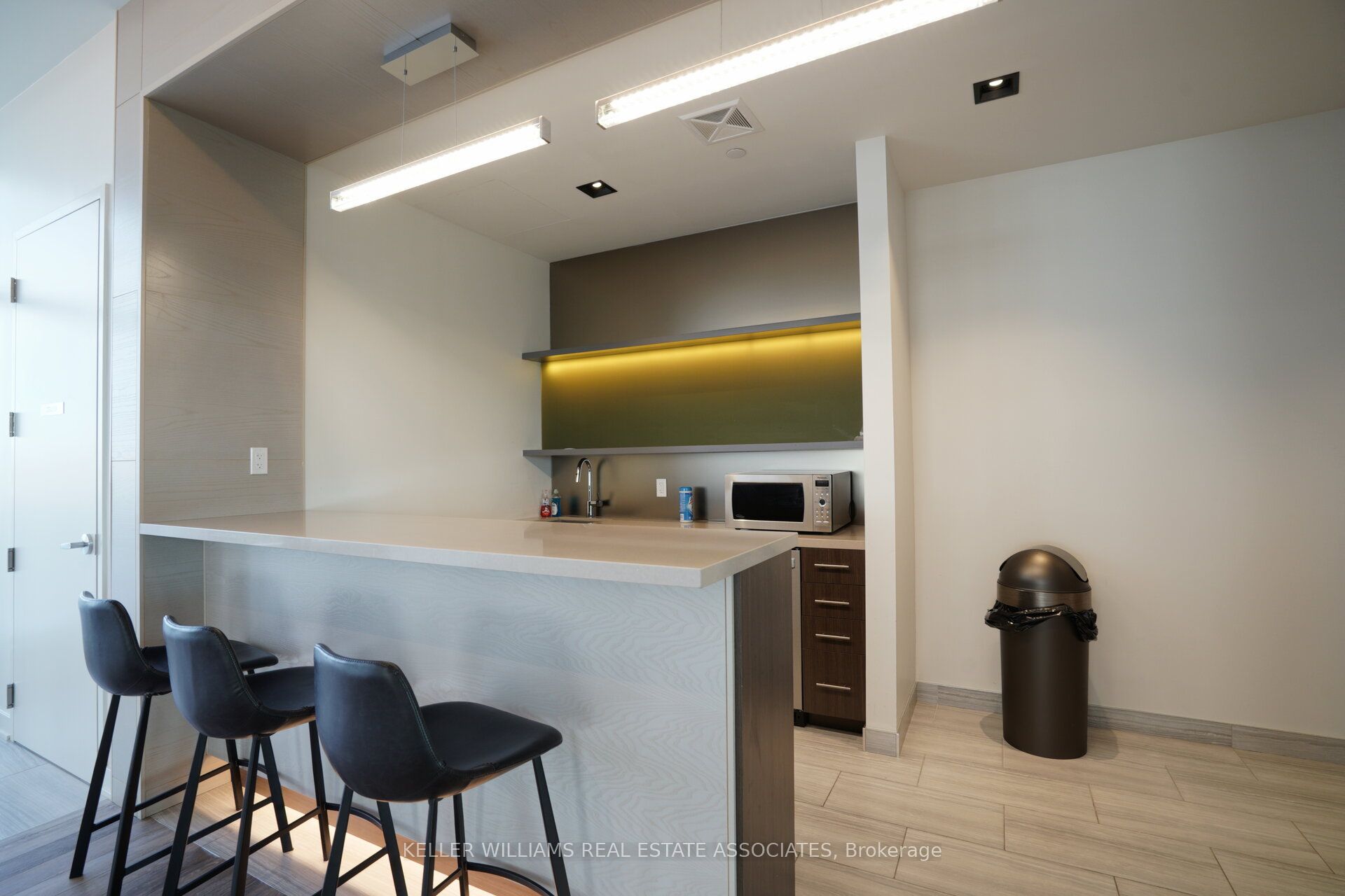 #407 - 4633 Glen Erin Drive Property Photo 42
