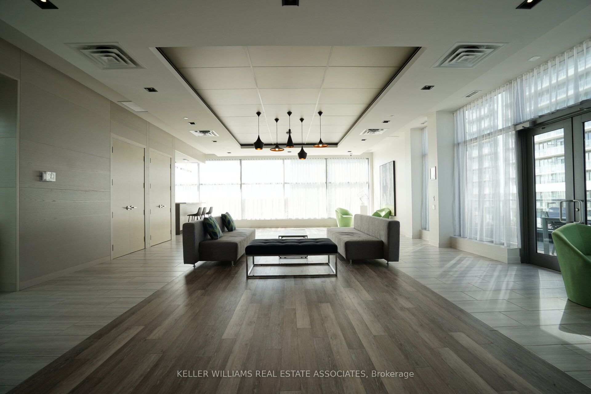 #407 - 4633 Glen Erin Drive Property Photo 43