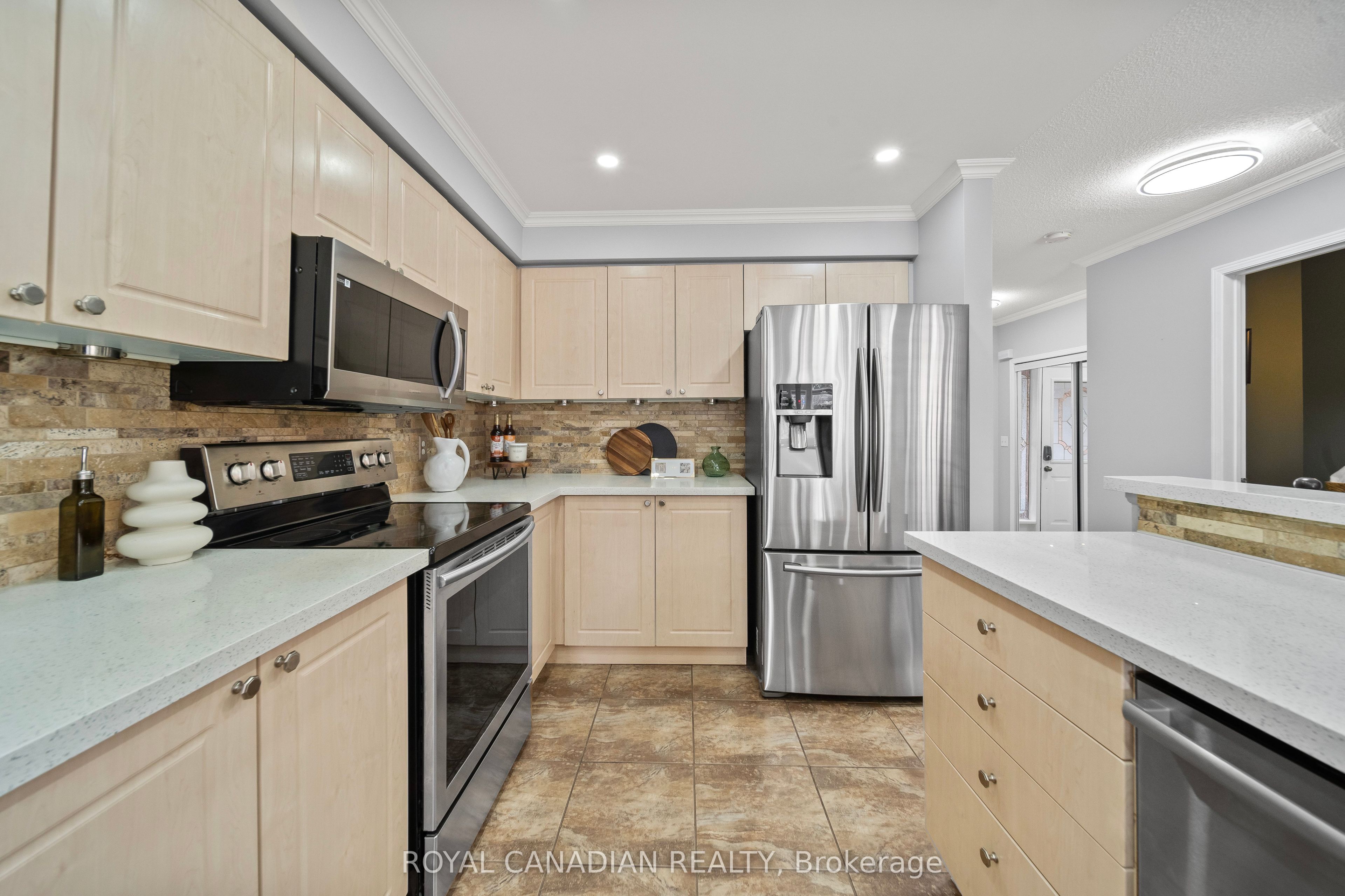 5868 Raftsman Cove Property Photo 8