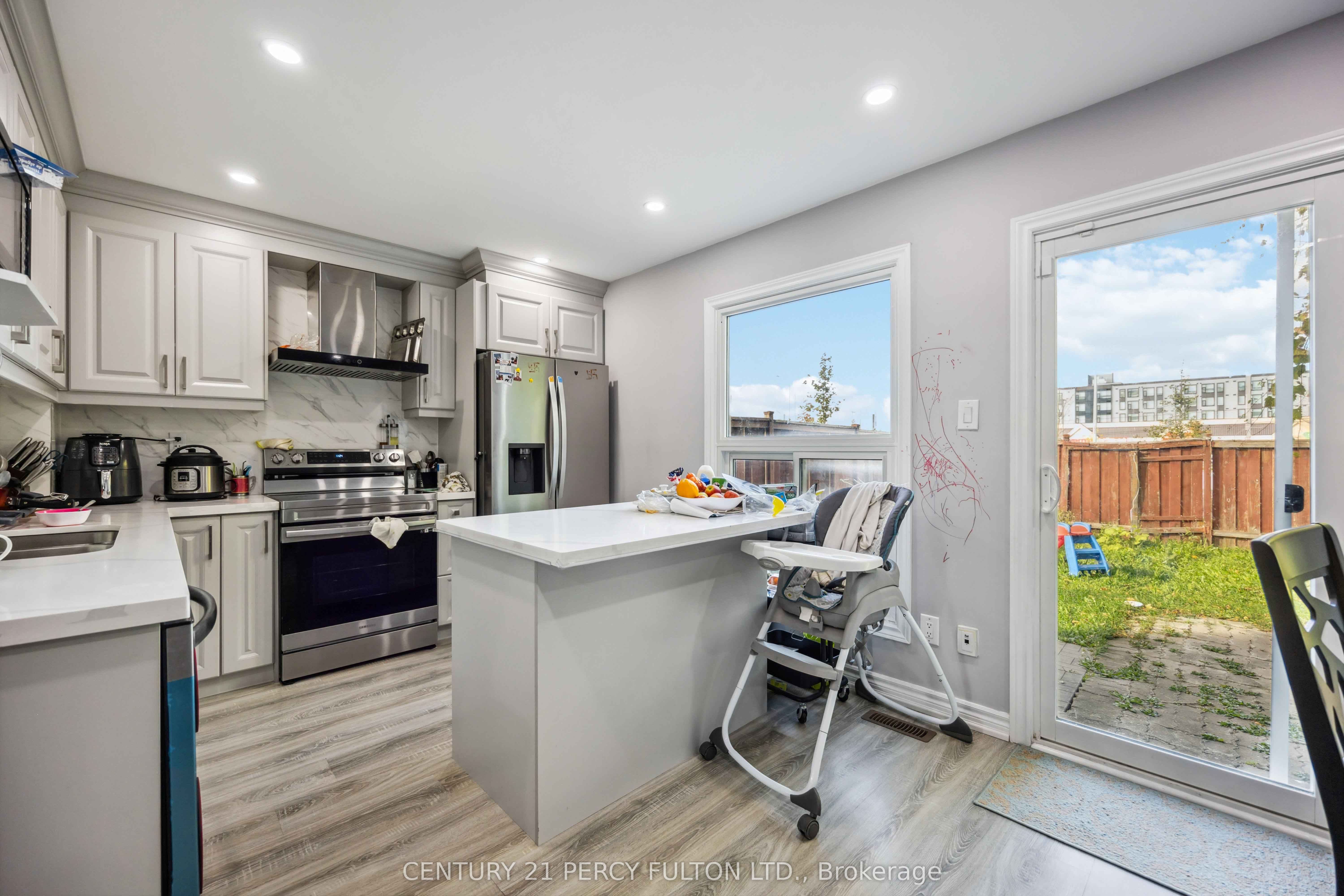 47 Woolenscote Circle Property Photo 2