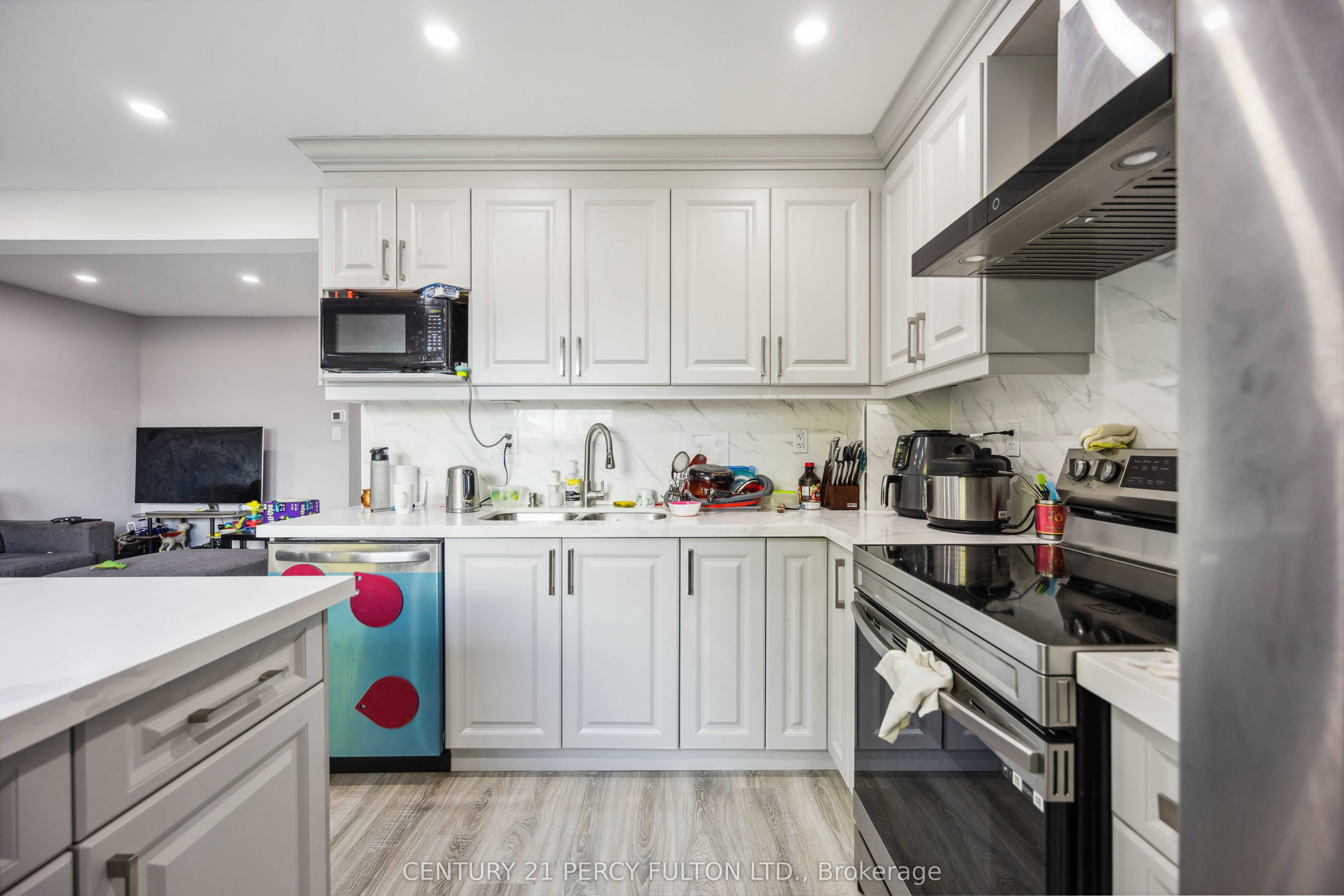 47 Woolenscote Circle Property Photo 3