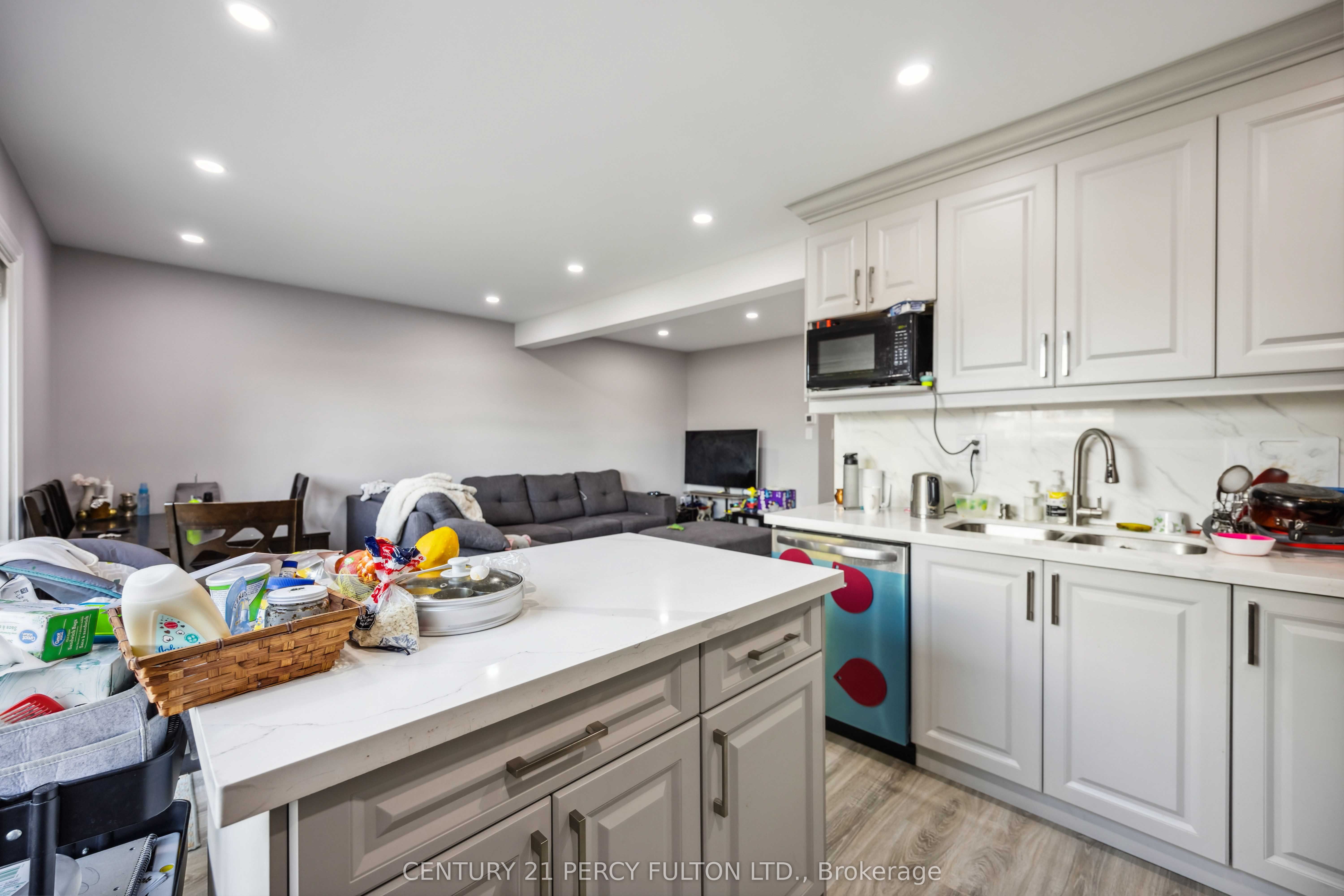 47 Woolenscote Circle Property Photo 4