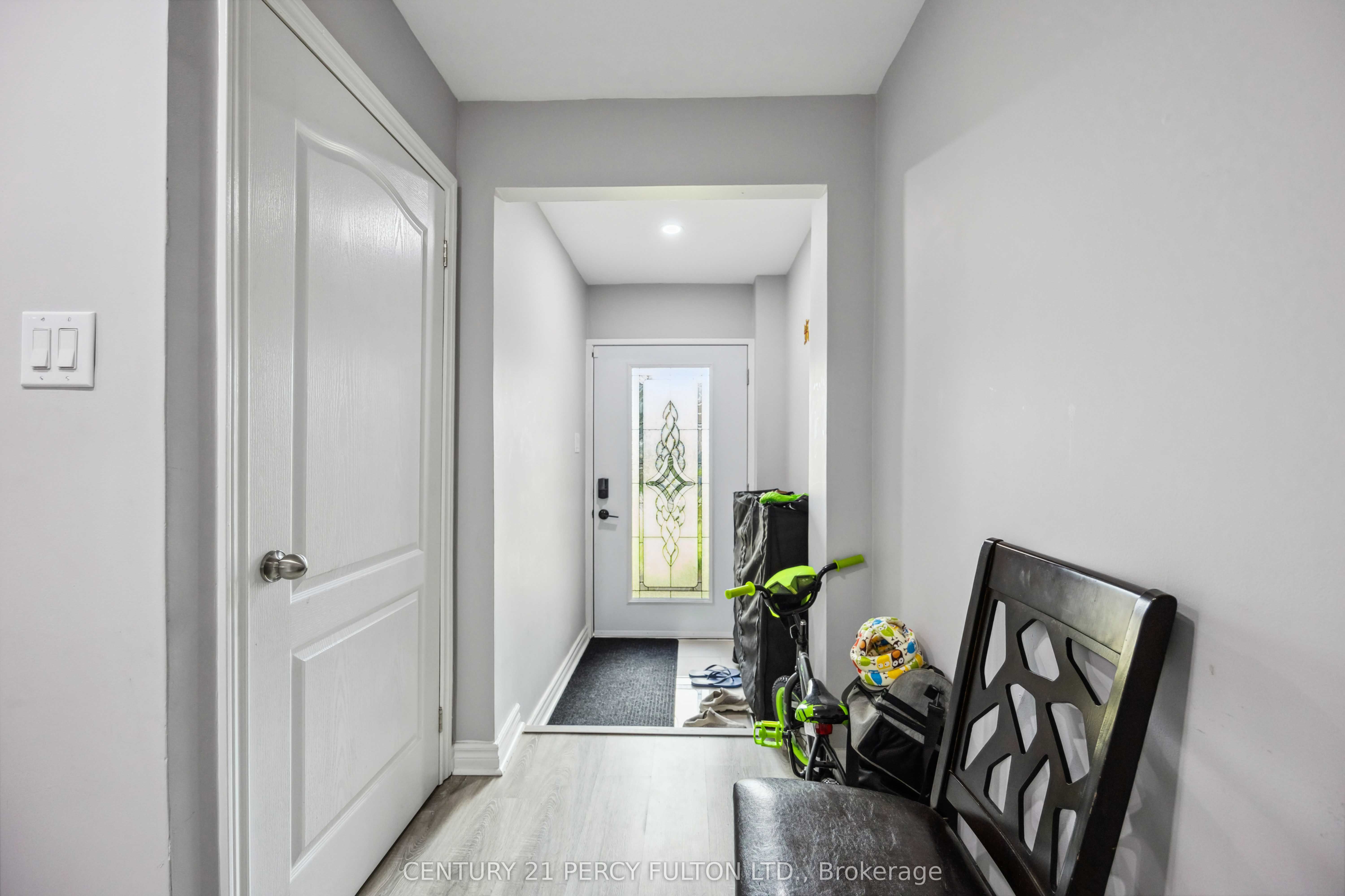 47 Woolenscote Circle Property Photo 5