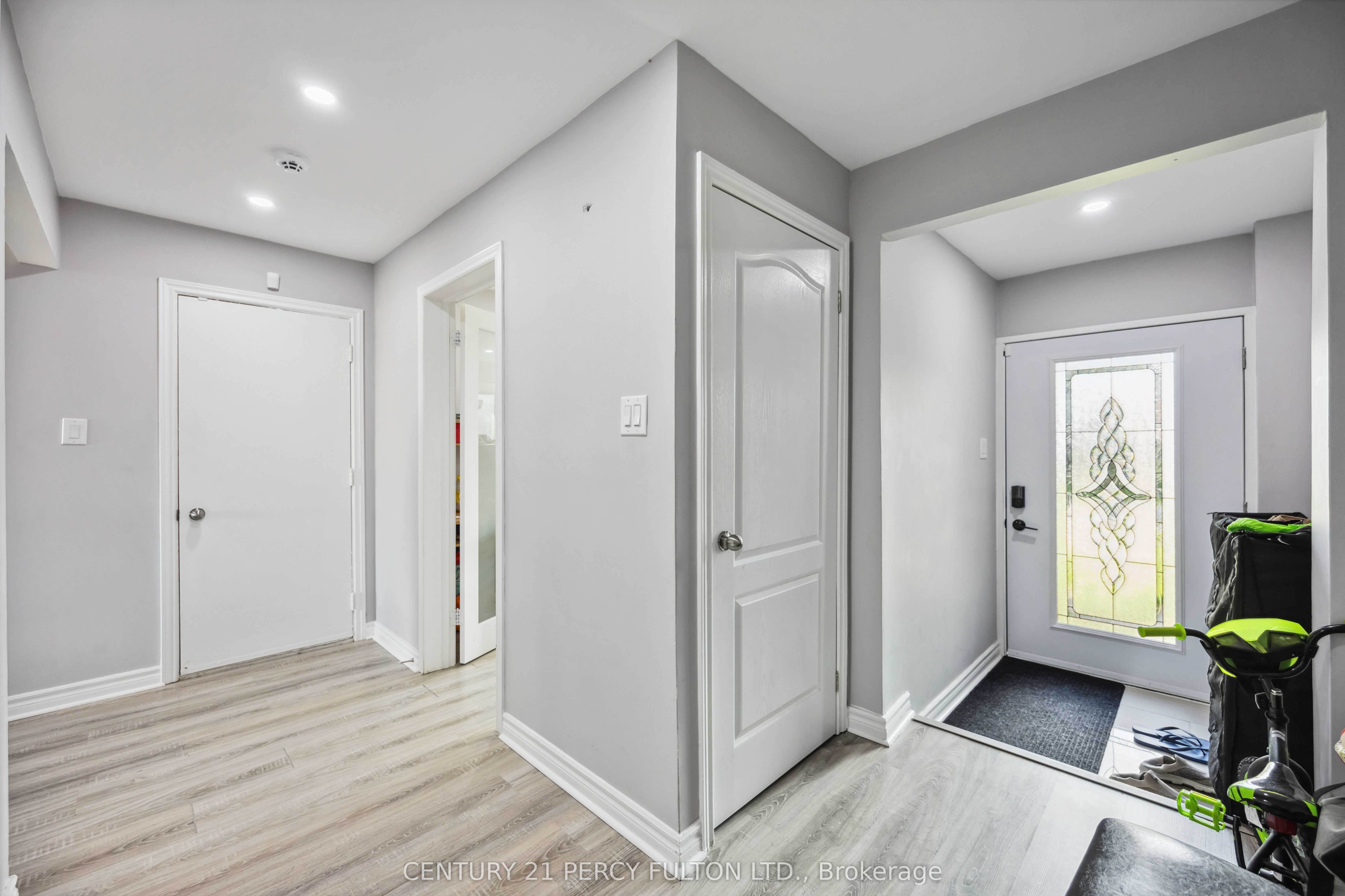47 Woolenscote Circle Property Photo 6
