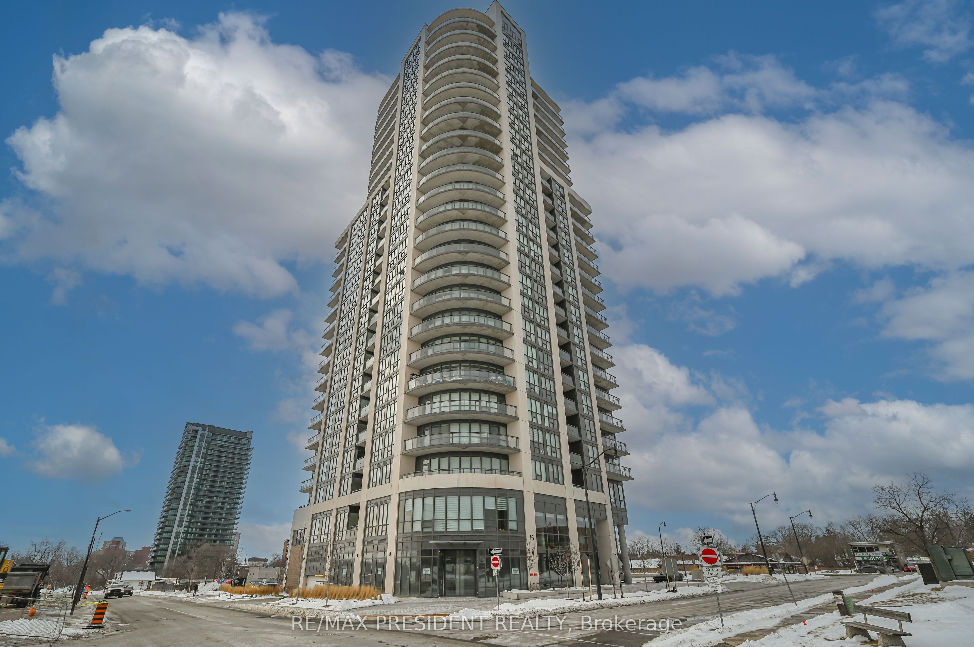 #902 - 15 Lynch Street Property Photo