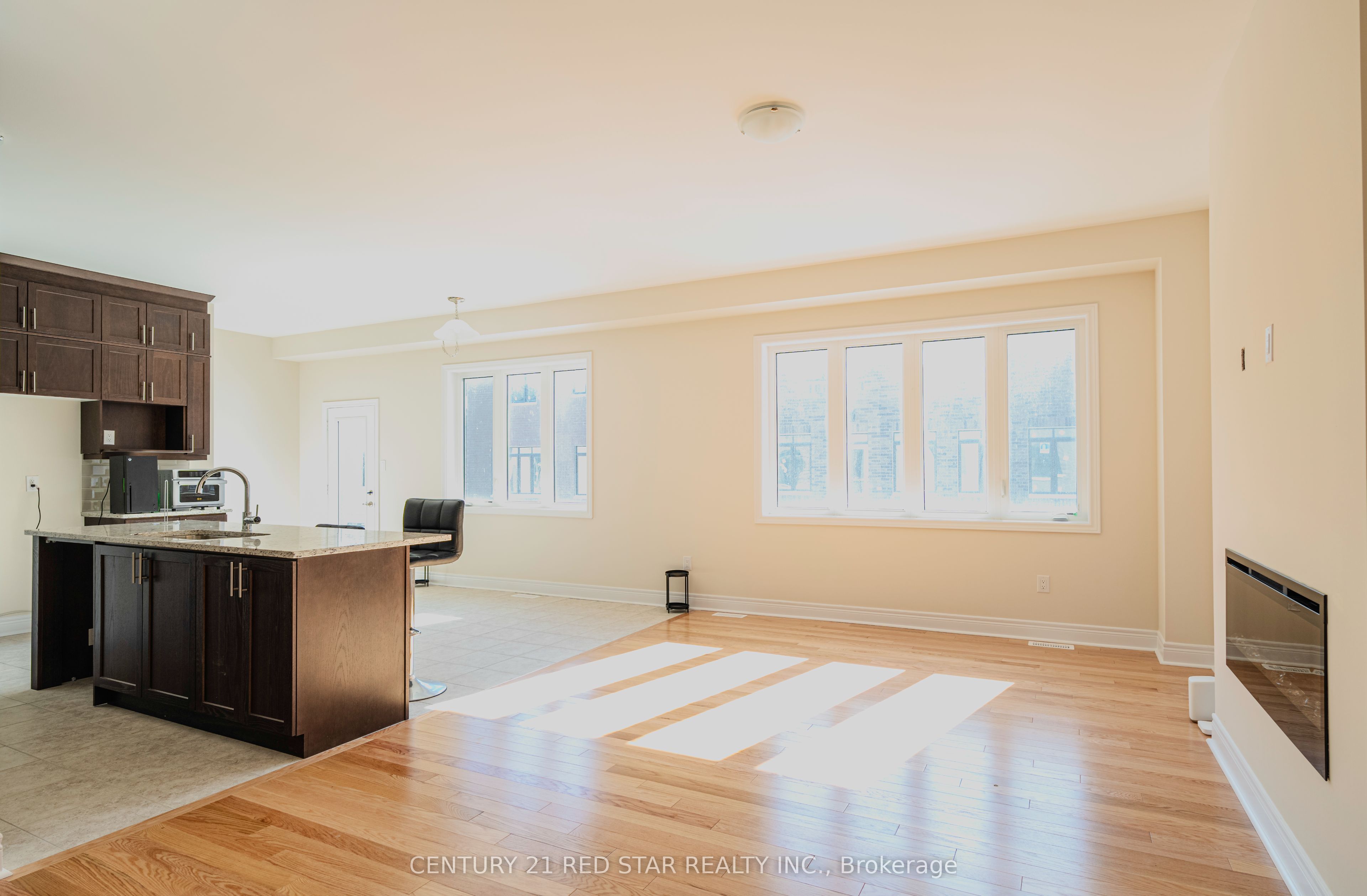 34 Icon Street Property Photo 5