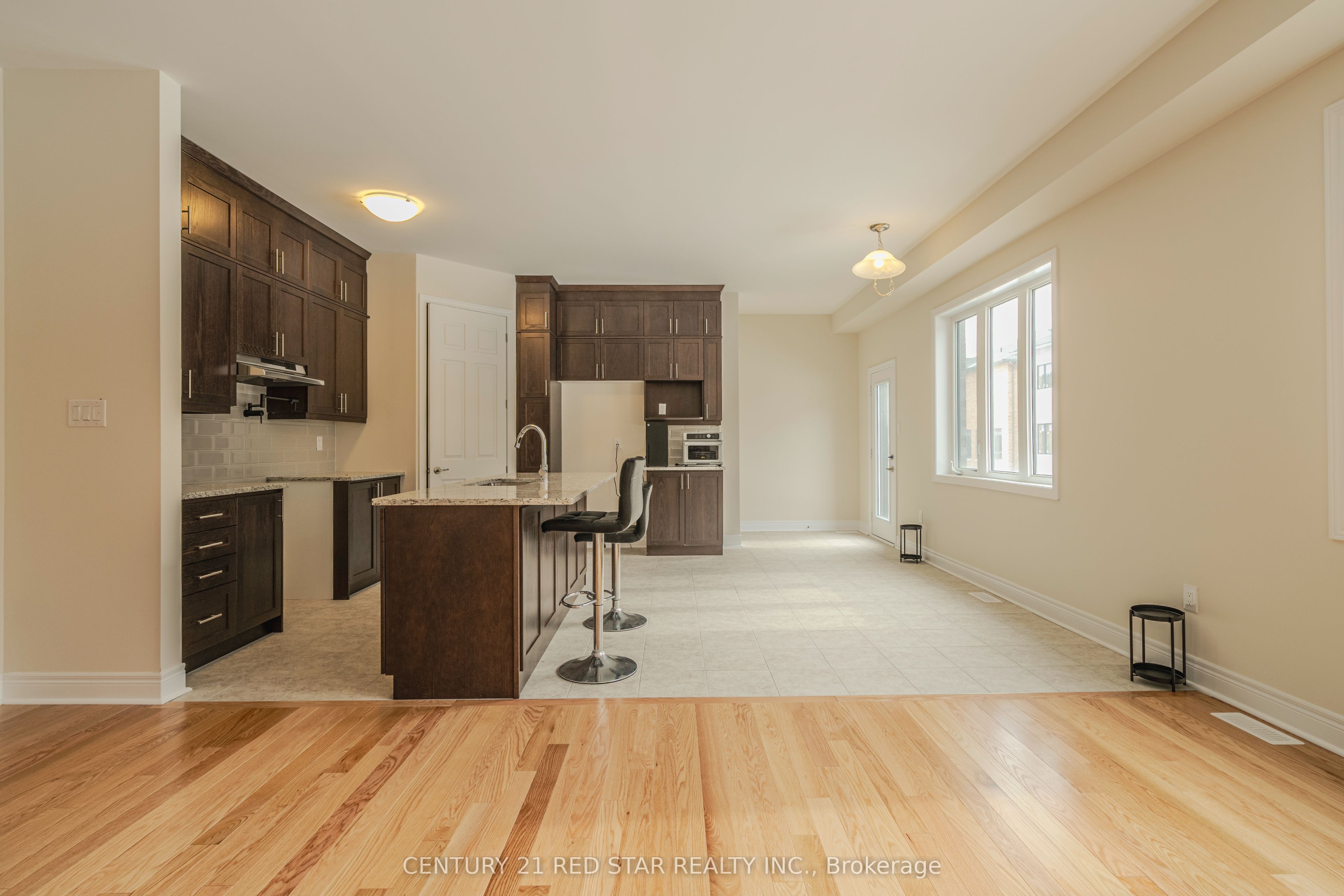 34 Icon Street Property Photo 10