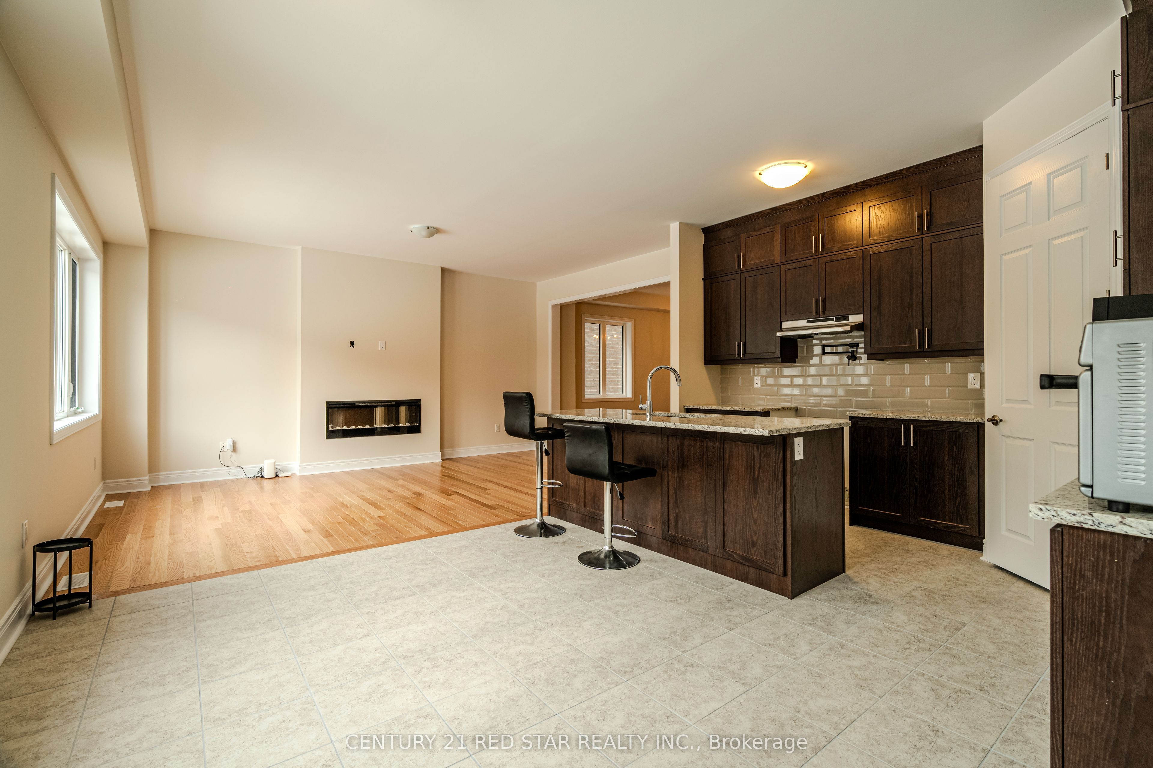 34 Icon Street Property Photo 12