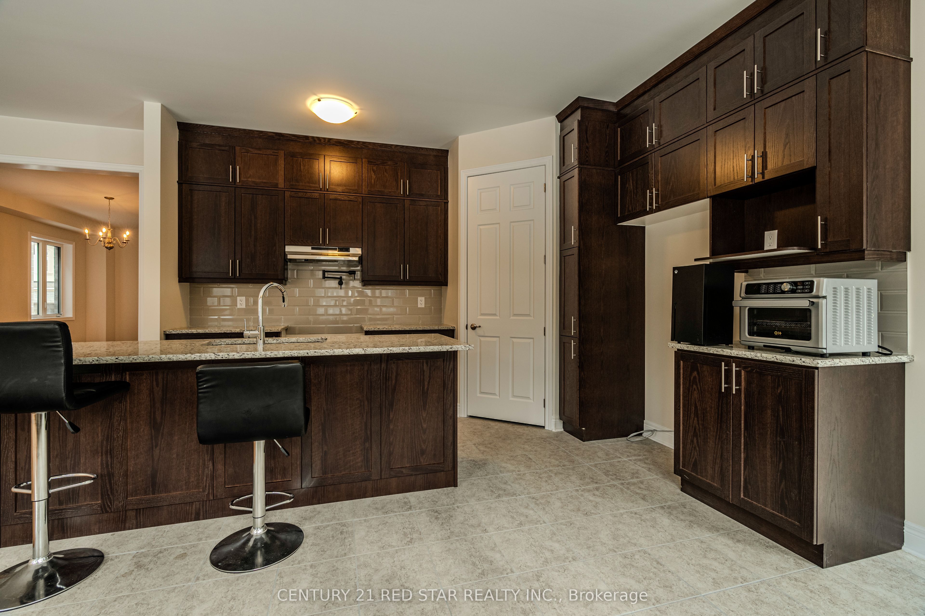 34 Icon Street Property Photo 13