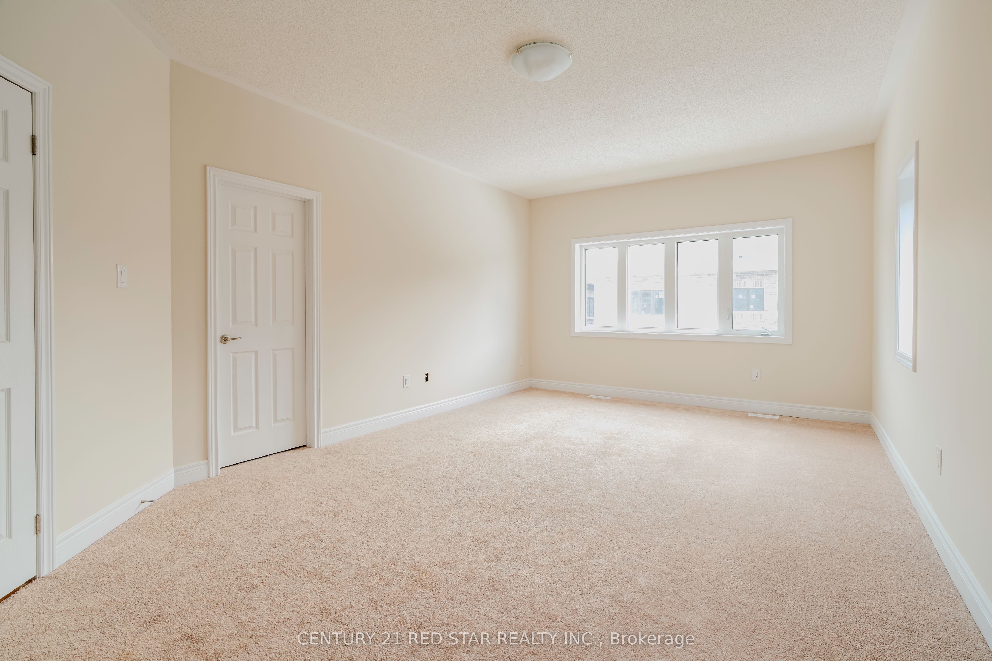 34 Icon Street Property Photo 18