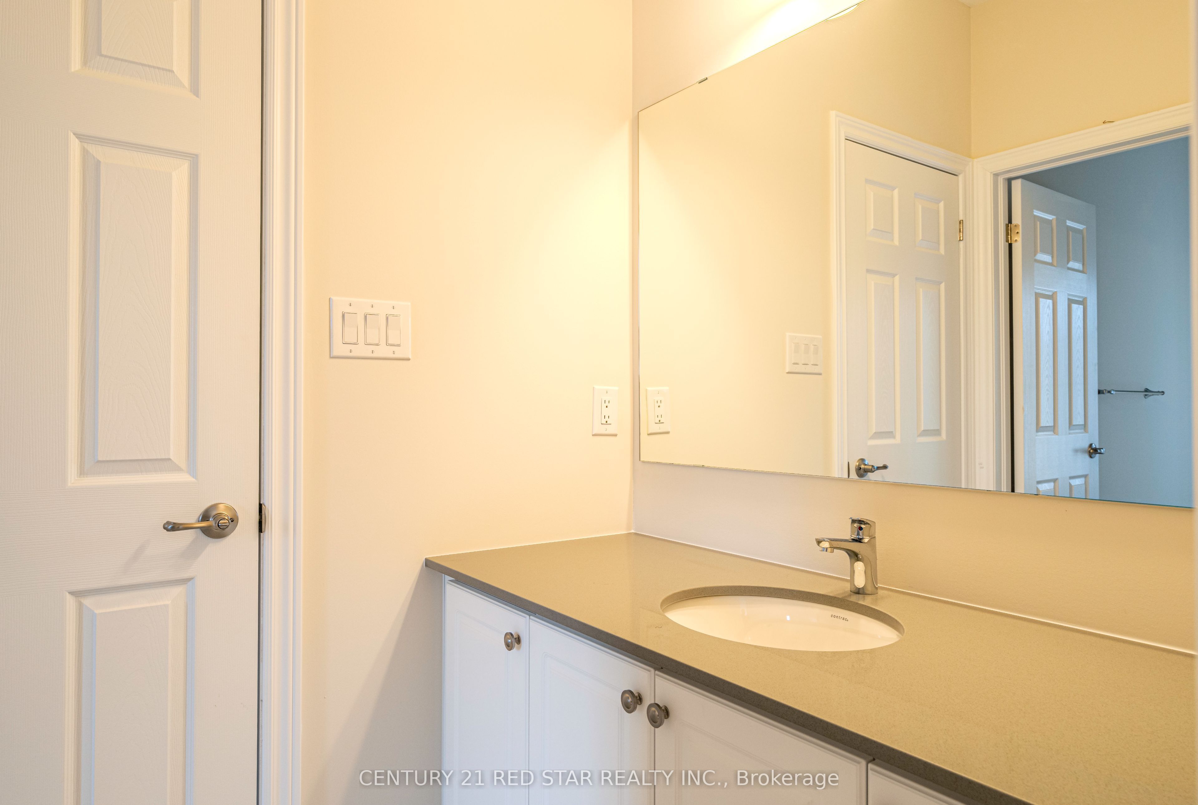 34 Icon Street Property Photo 27