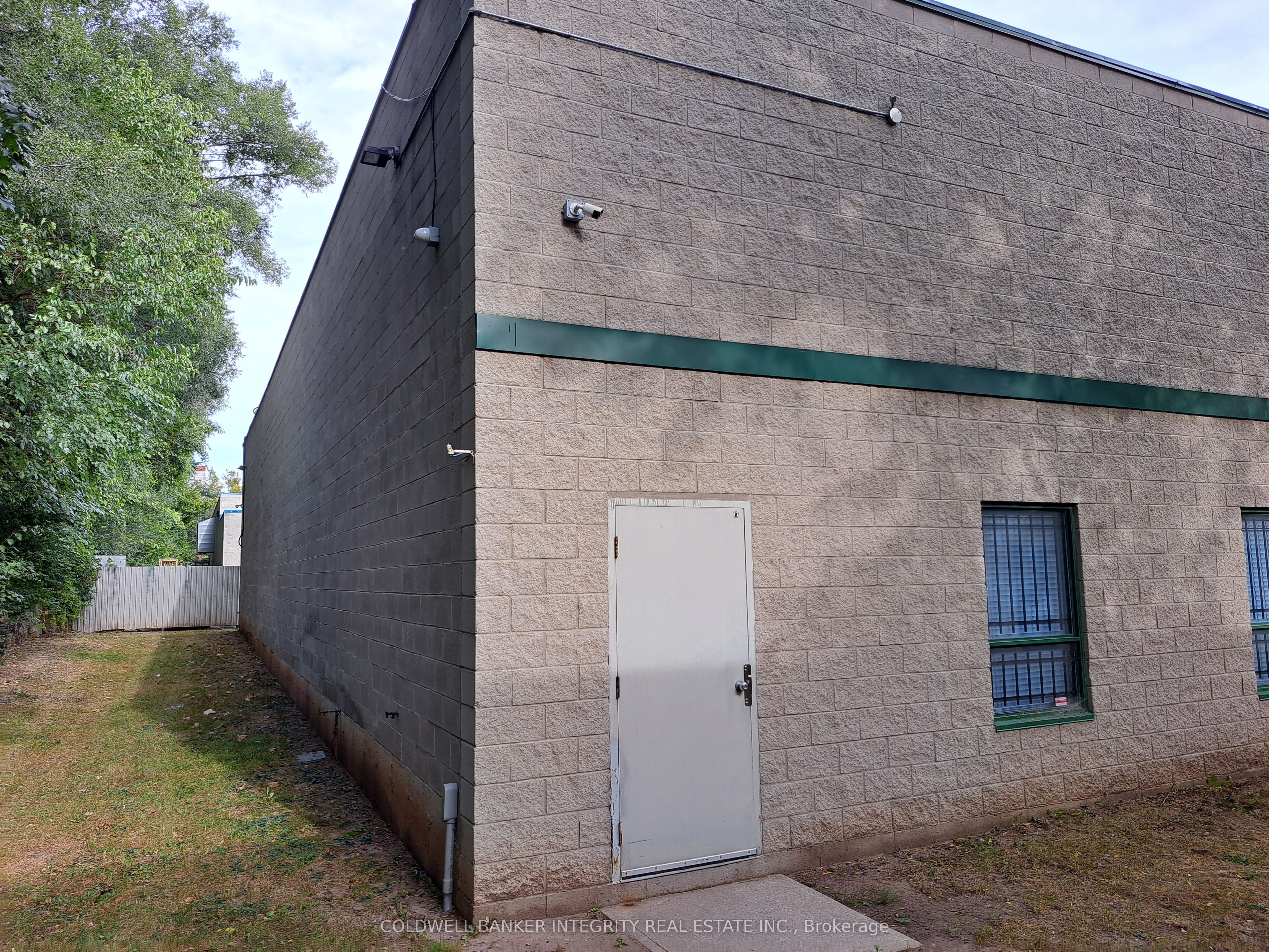 #1-4 - 1050 Cooke Boulevard Property Photo 6