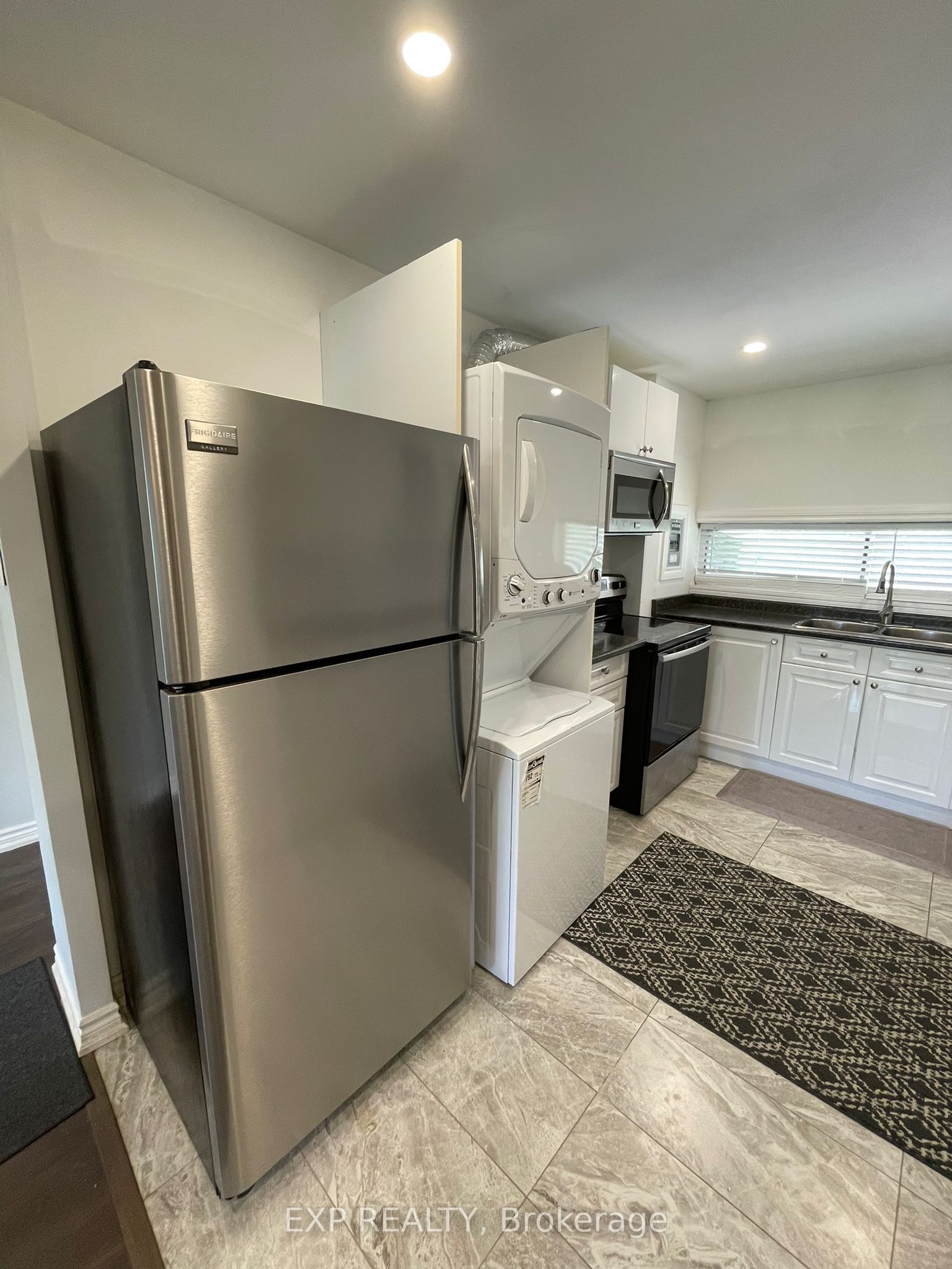 #318 - 4673 Jane Street Property Photo 5