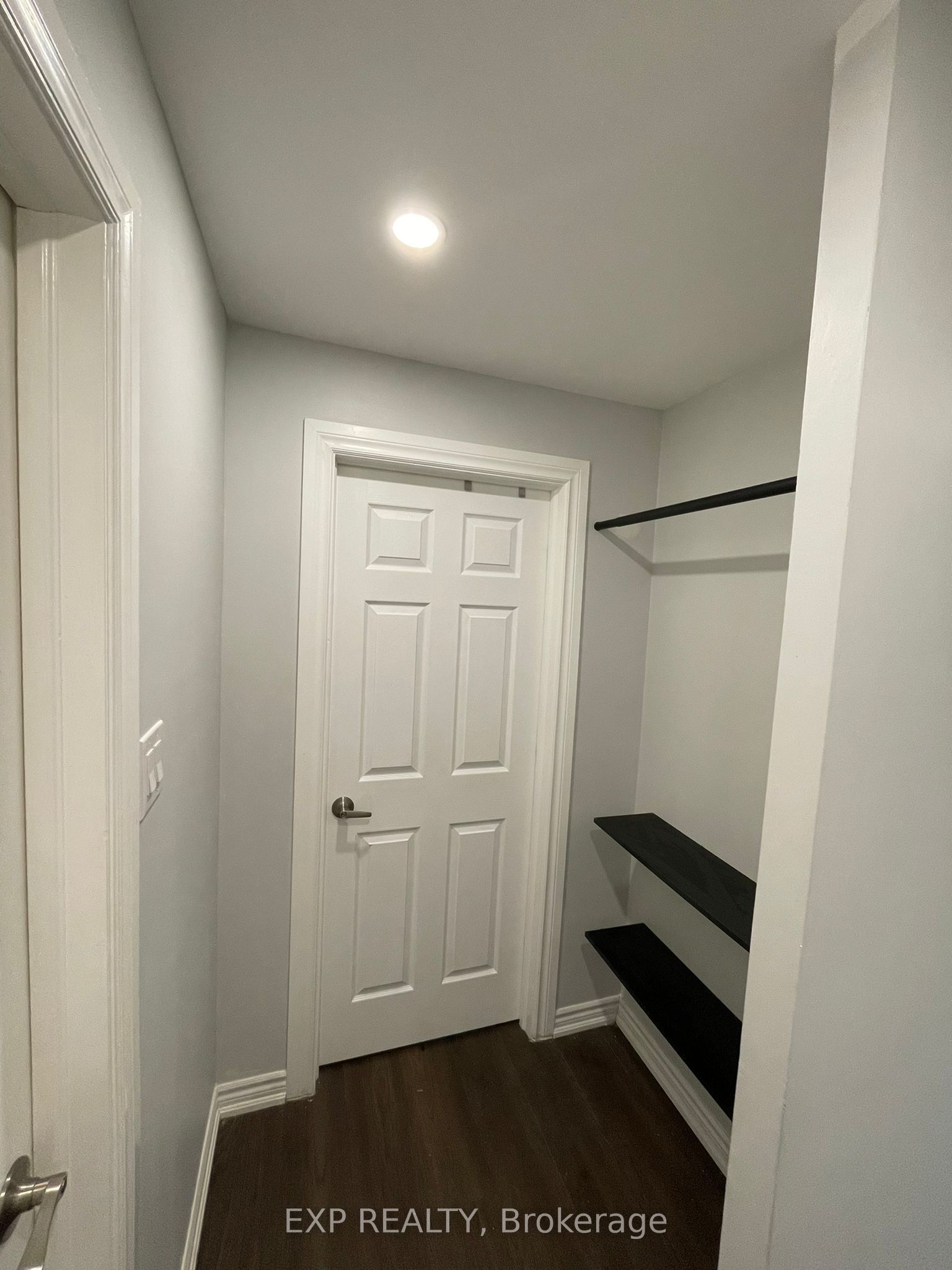 #318 - 4673 Jane Street Property Photo 8